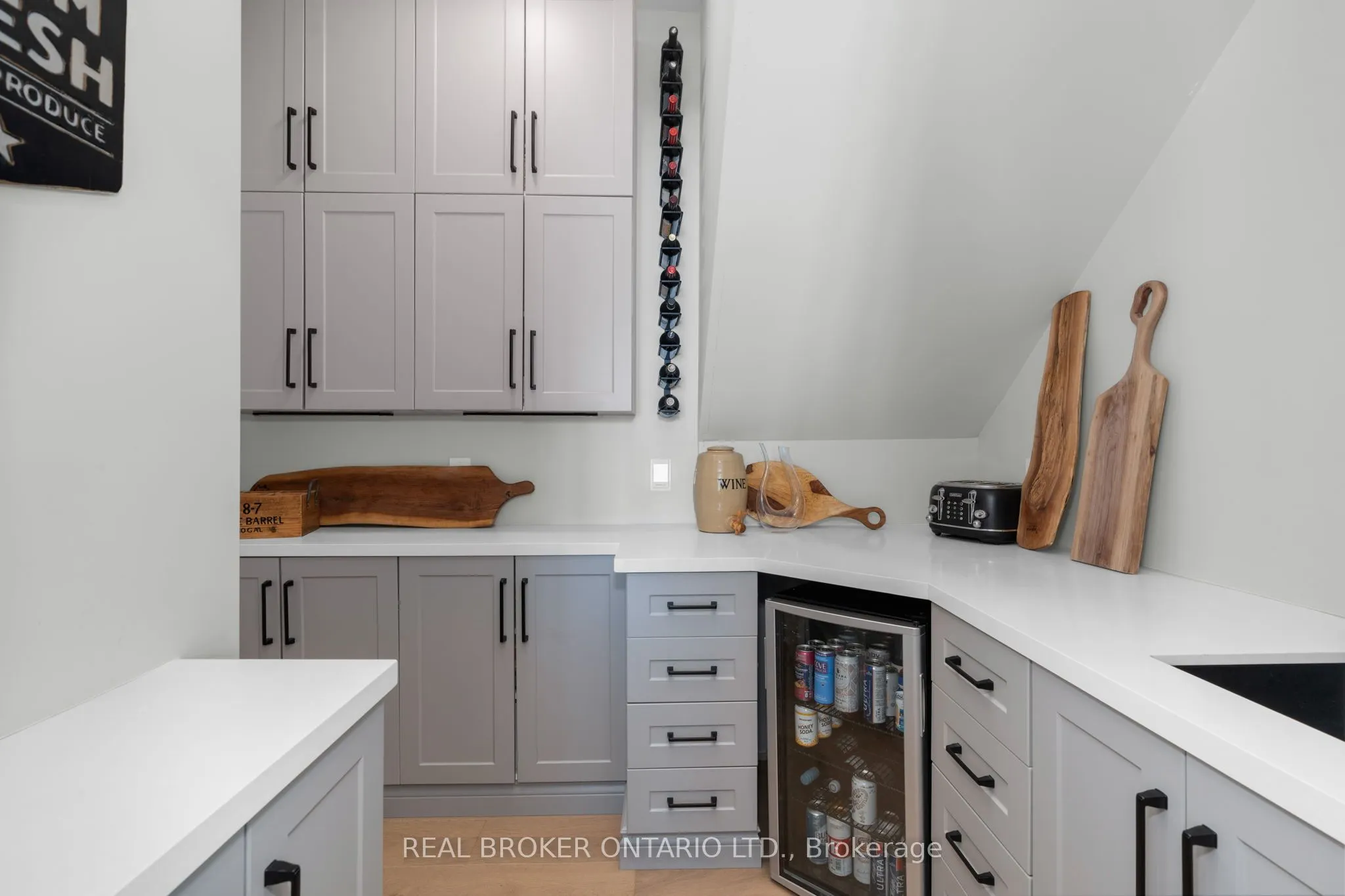 3239 Crescent Bay Road