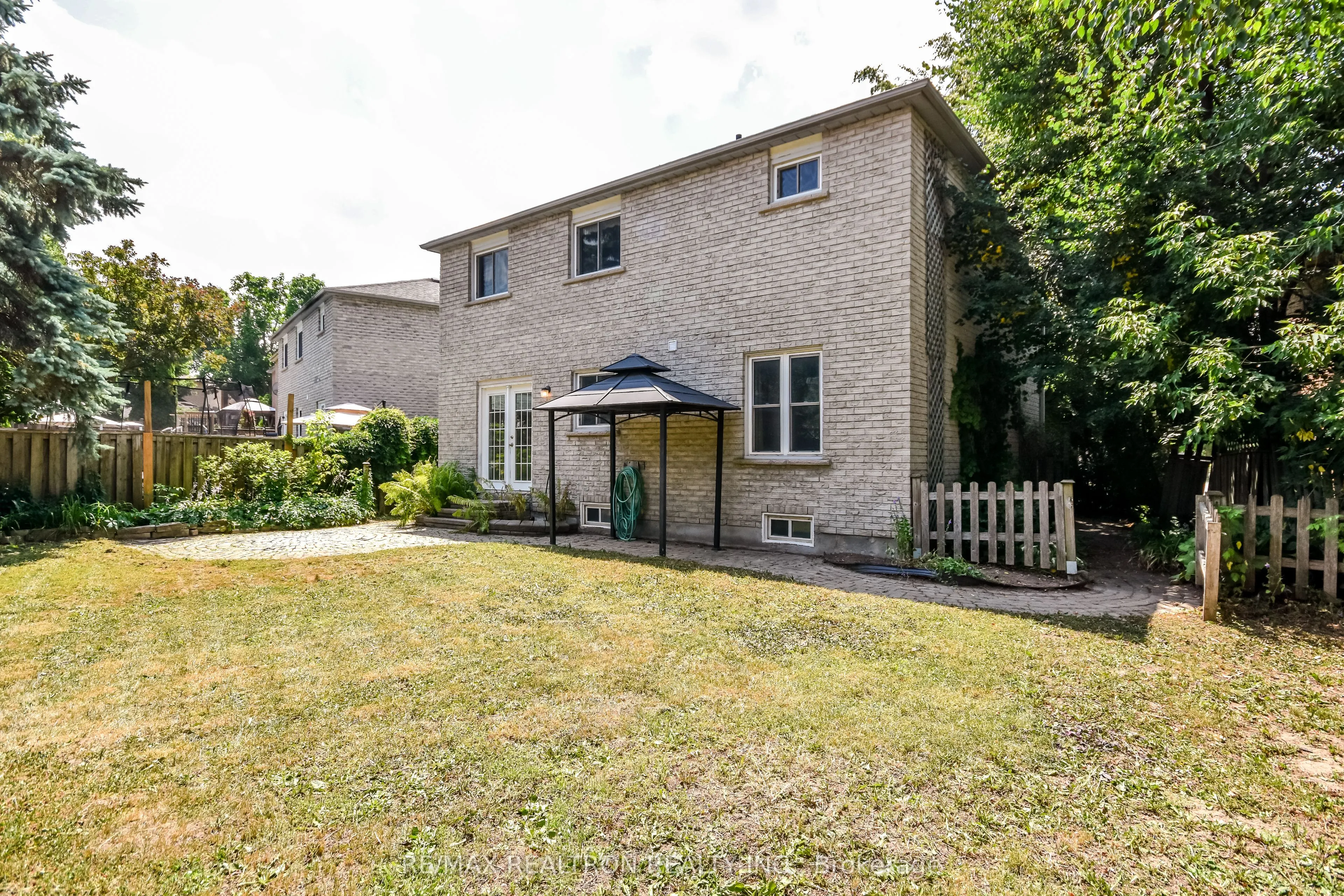 54 Carruthers Crescent