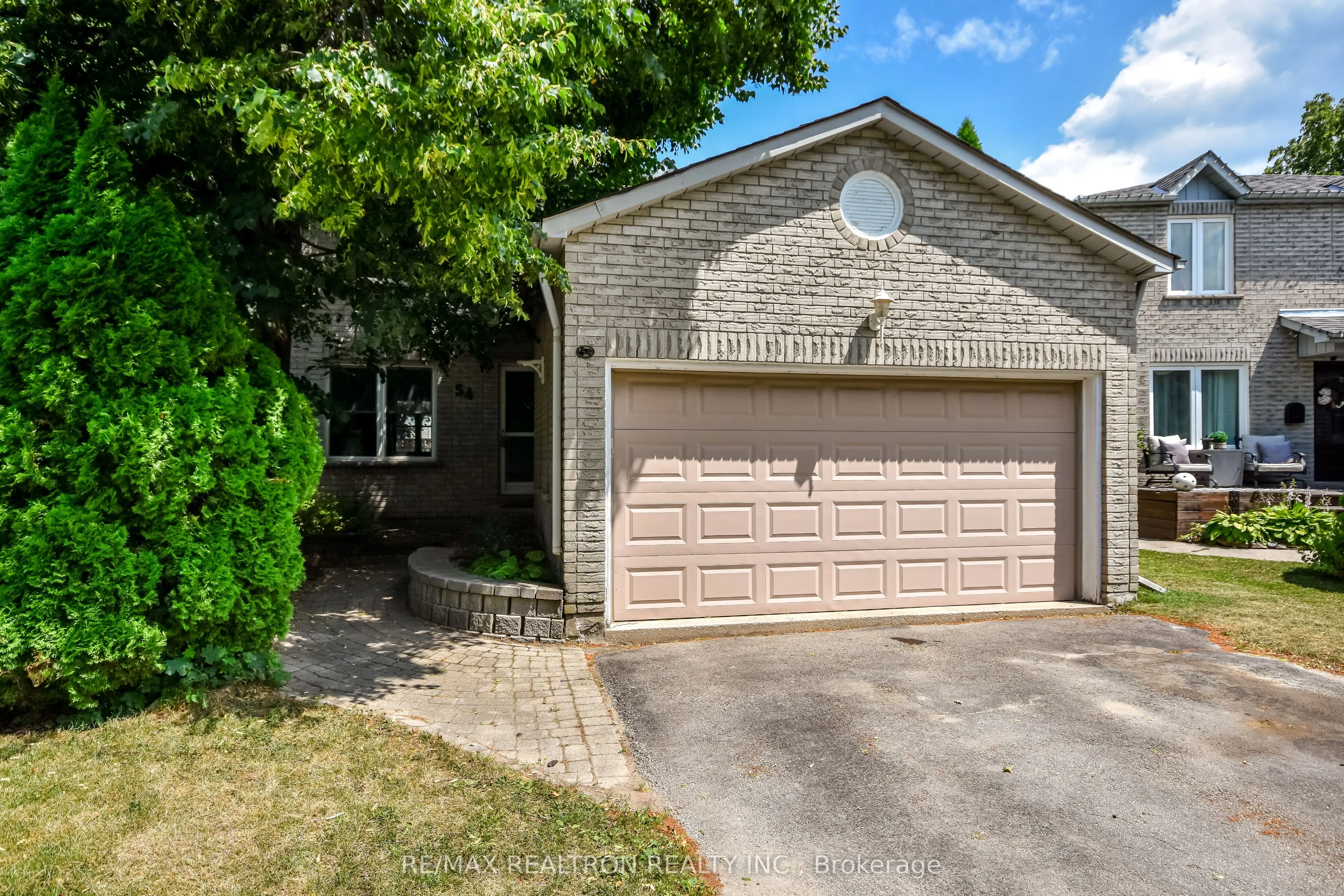 54 Carruthers Crescent