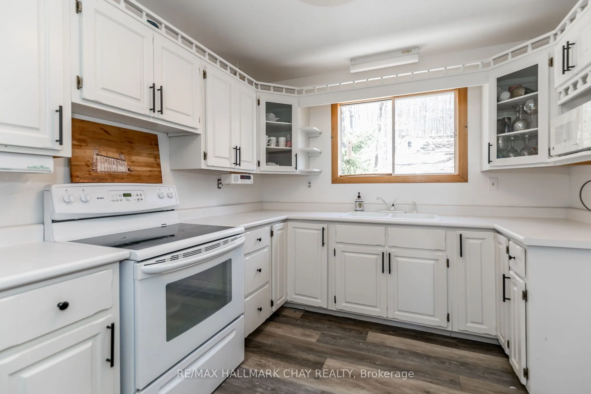 176 Farlain Lake Road E