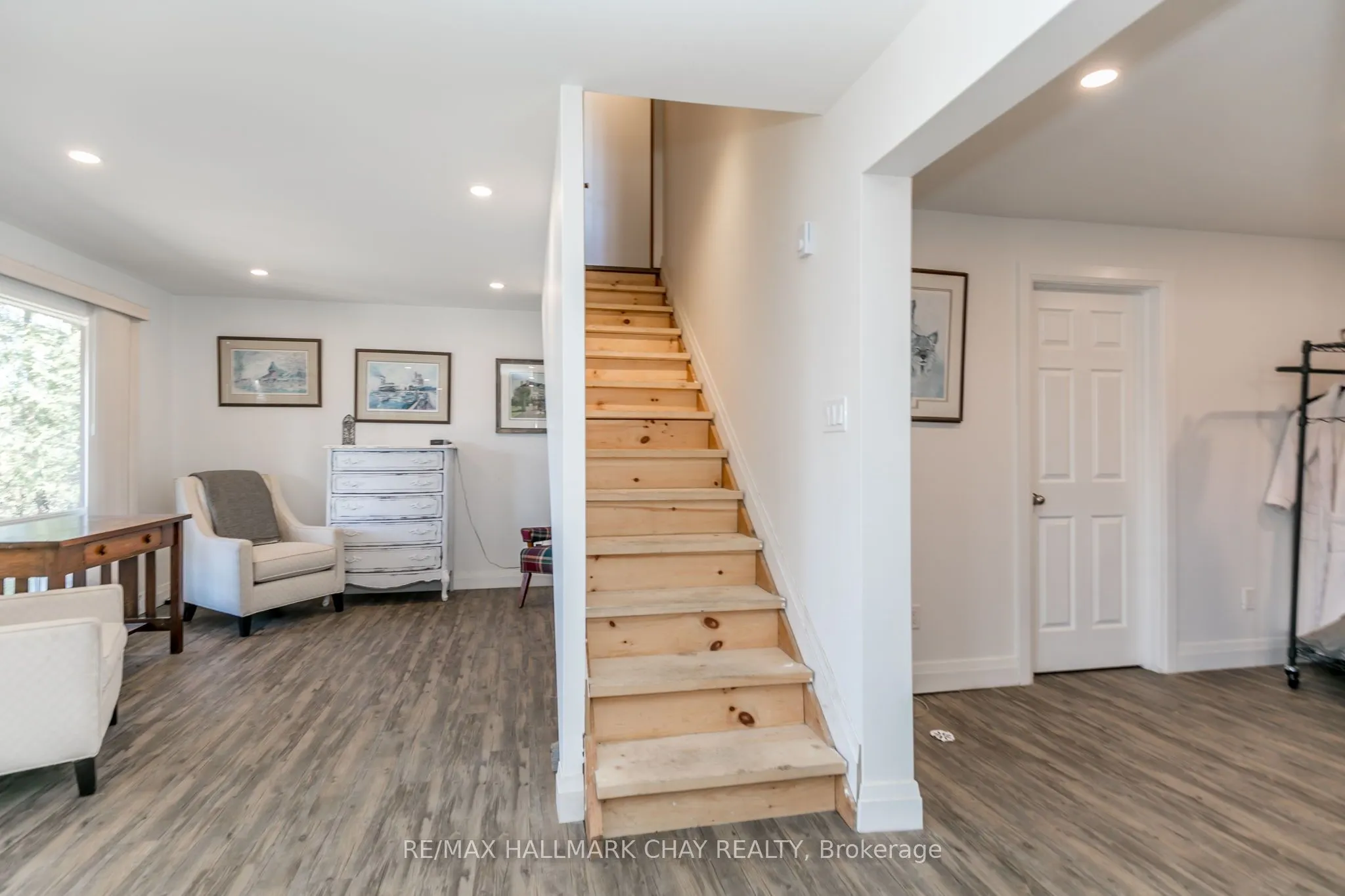 176 Farlain Lake Road E