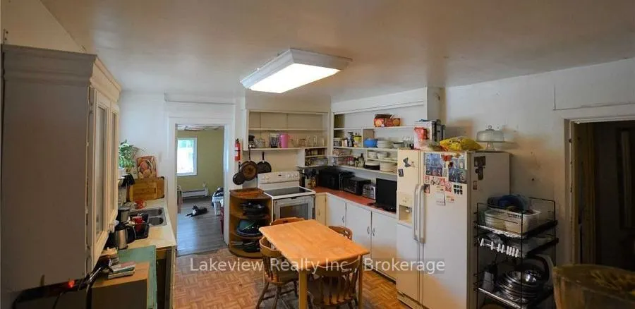 159 Barrie Road E