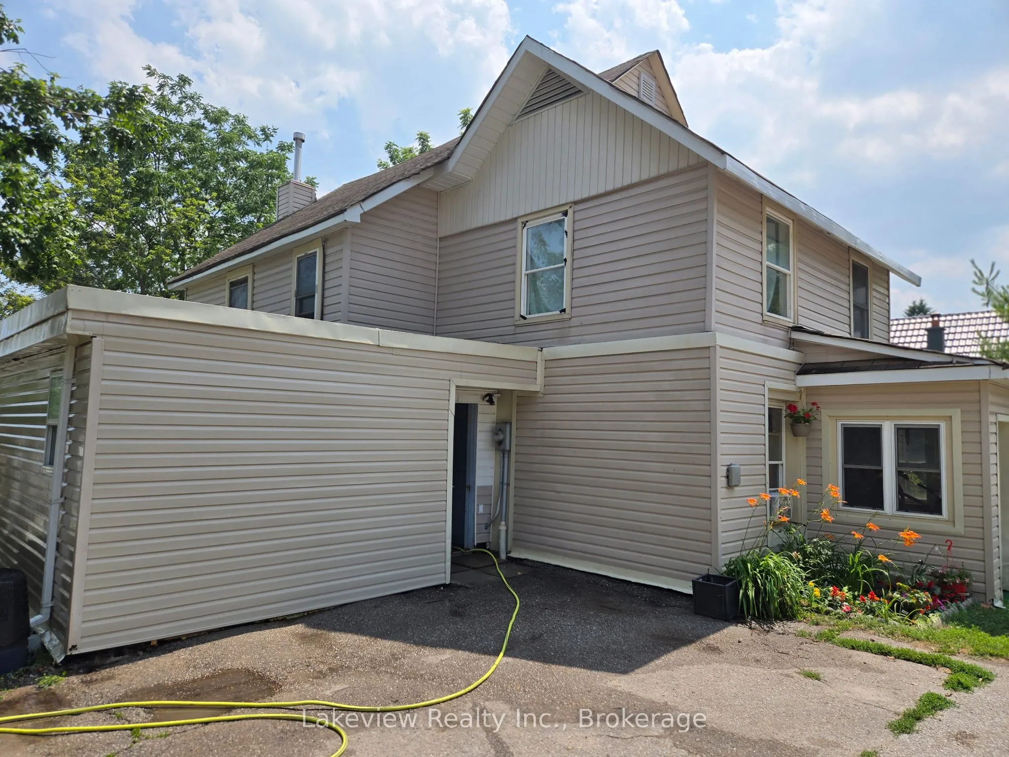 159 Barrie Road E