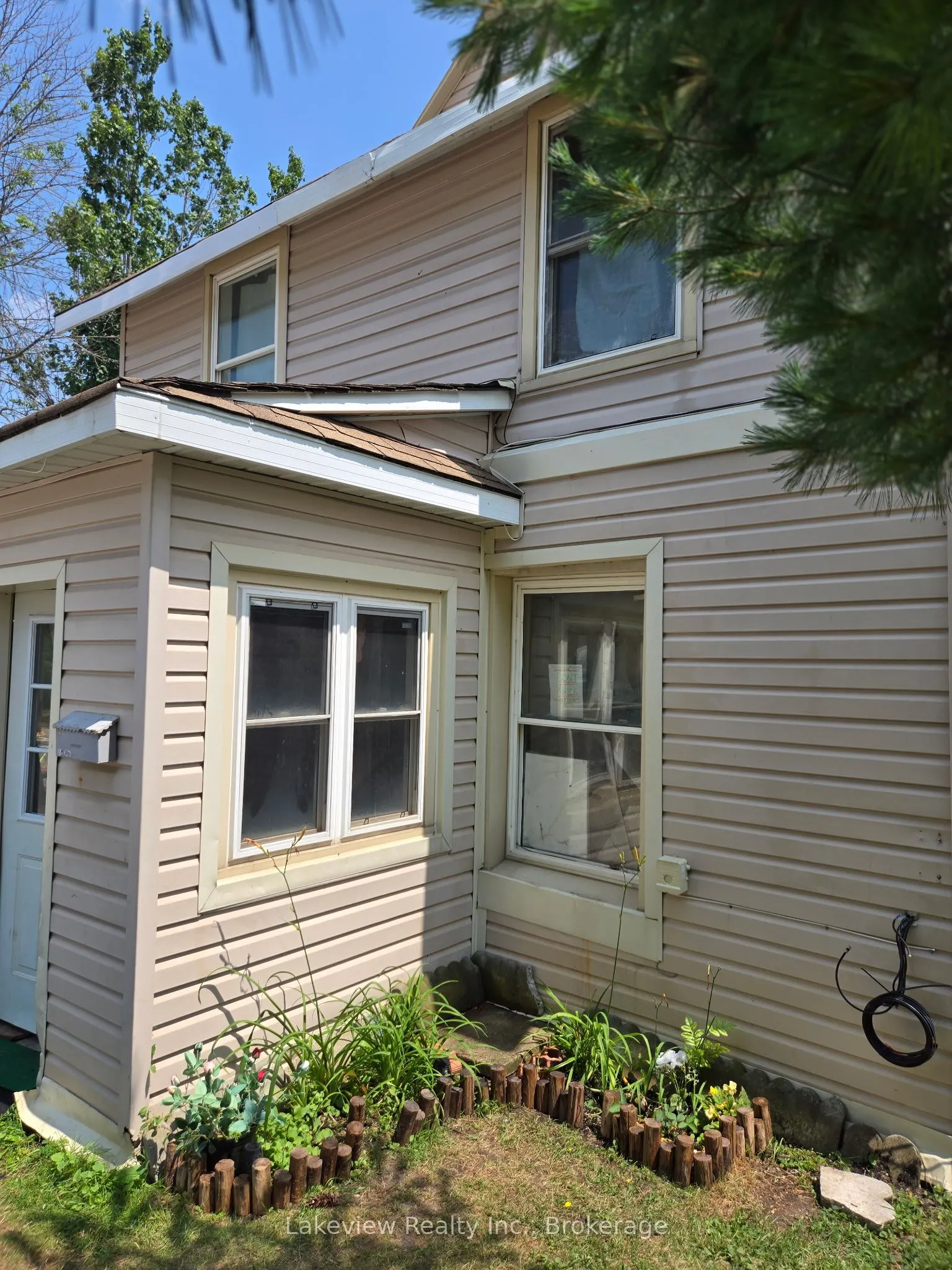 159 Barrie Road E