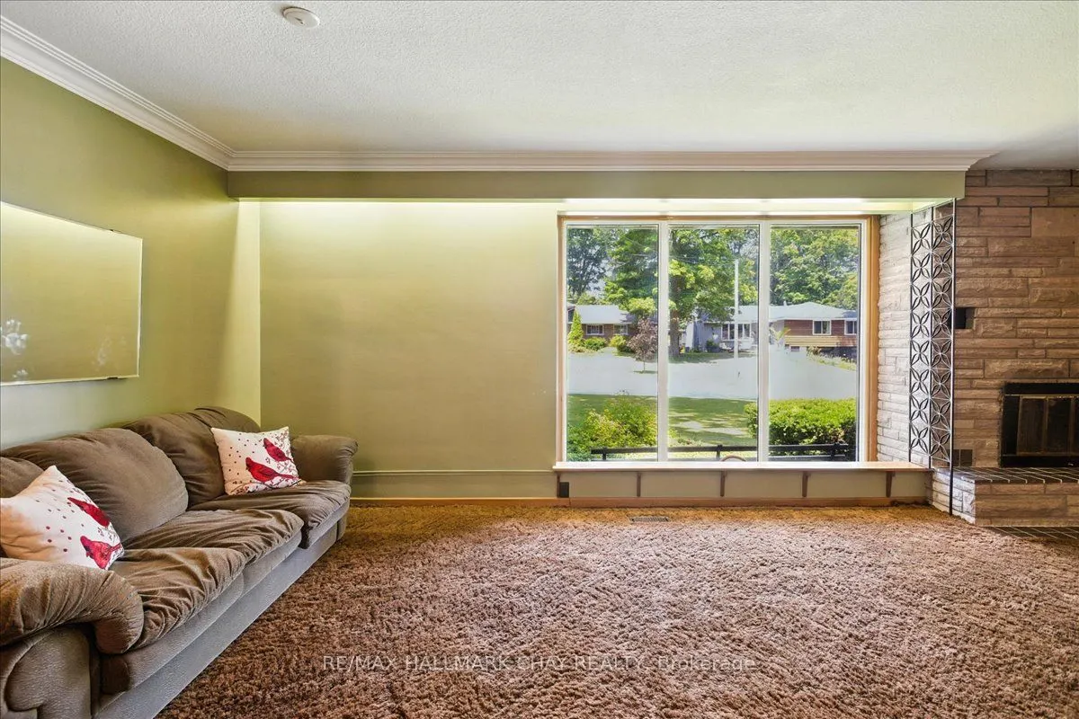 1005 Ingram Crescent