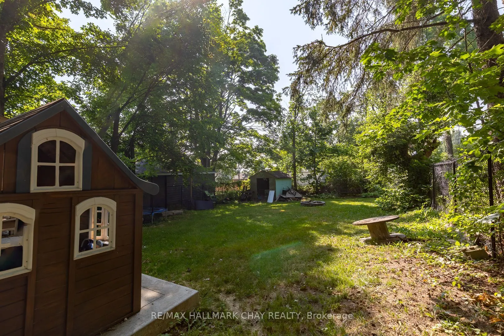 109 Borland Street E