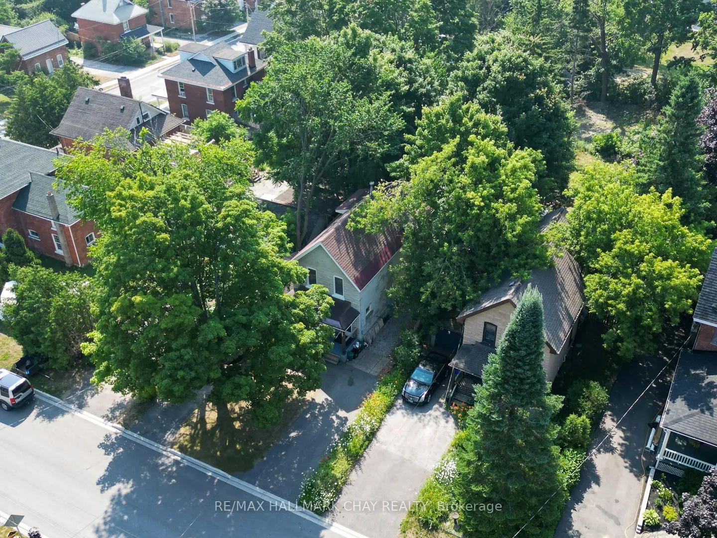 109 Borland Street E