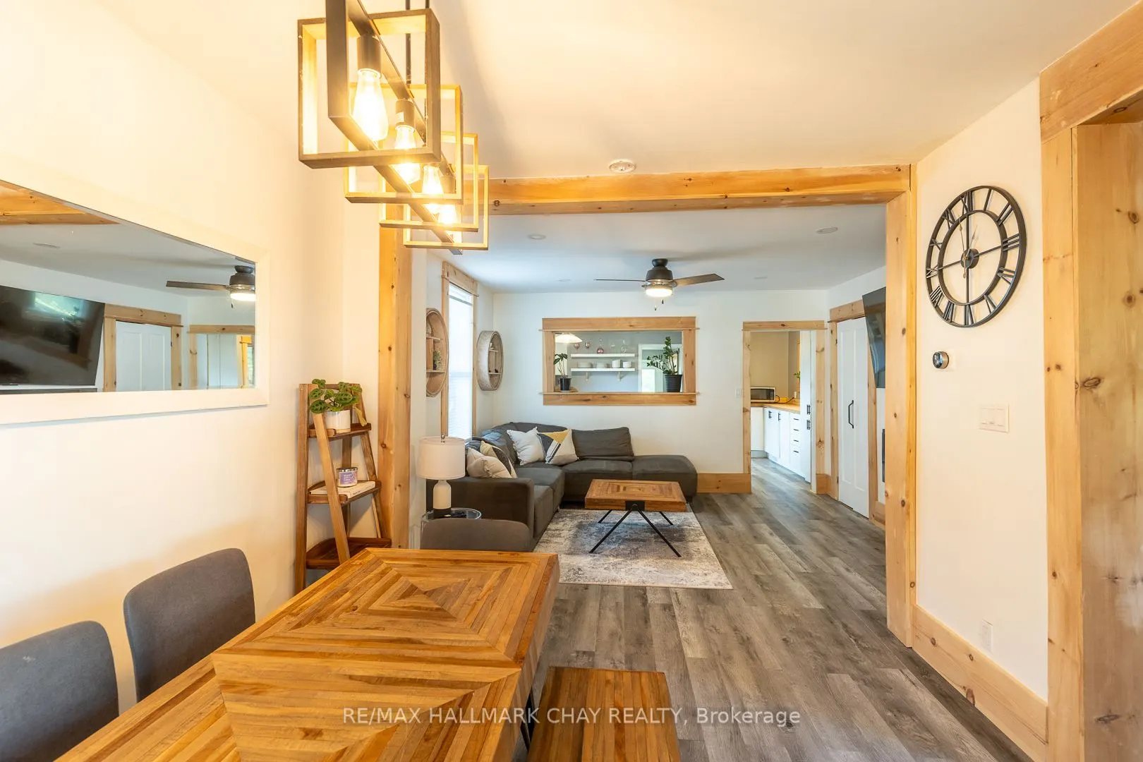 109 Borland Street E