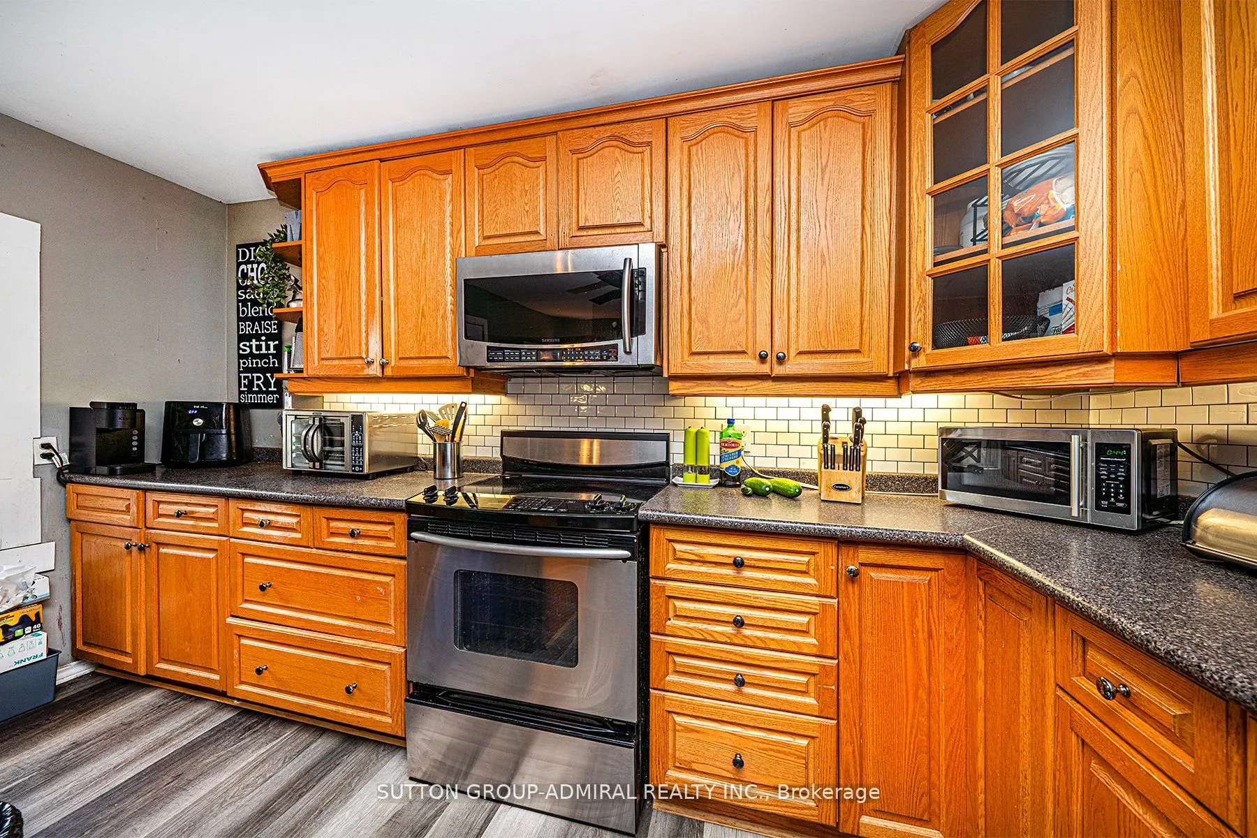 1662 Penley Road