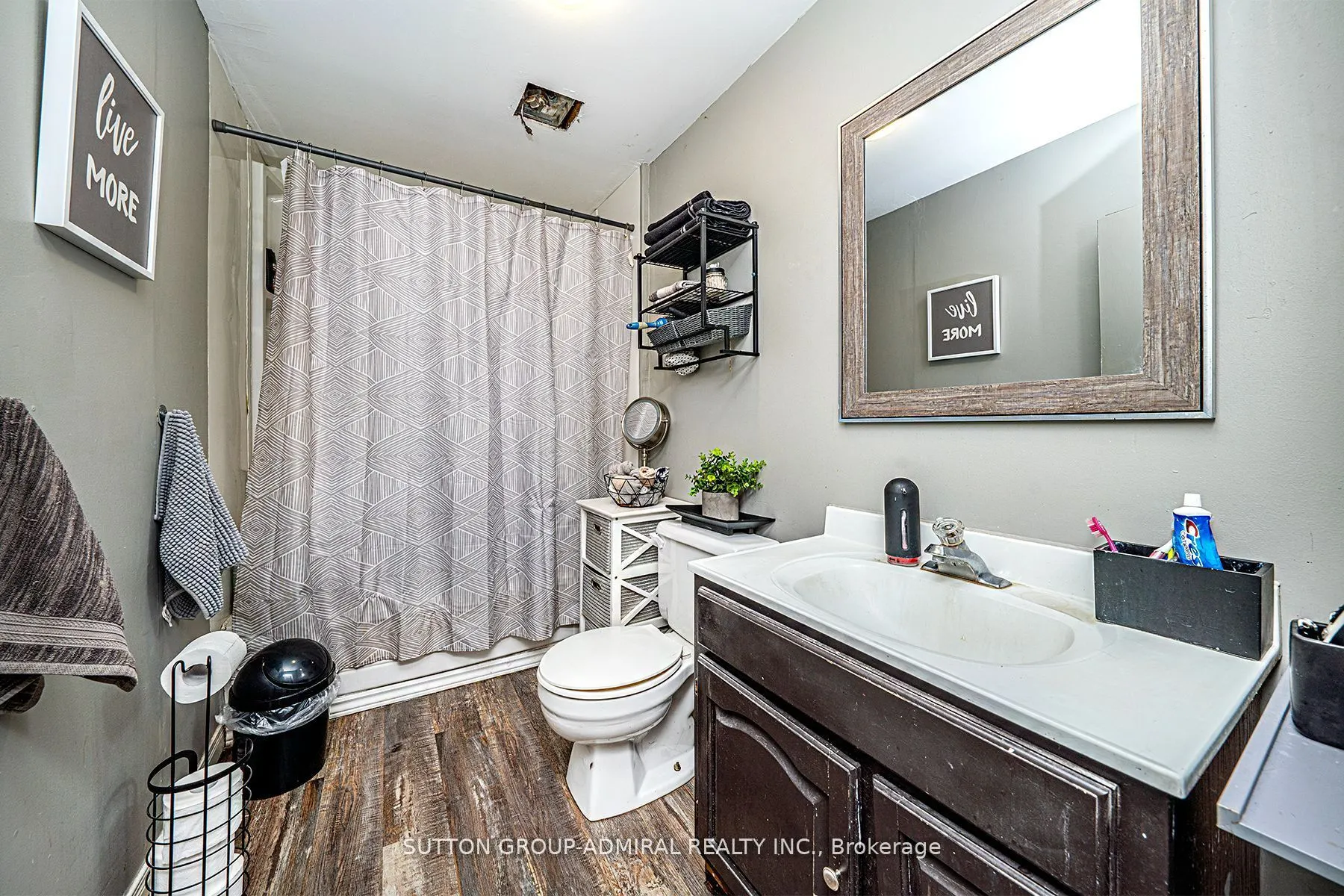 1662 Penley Road