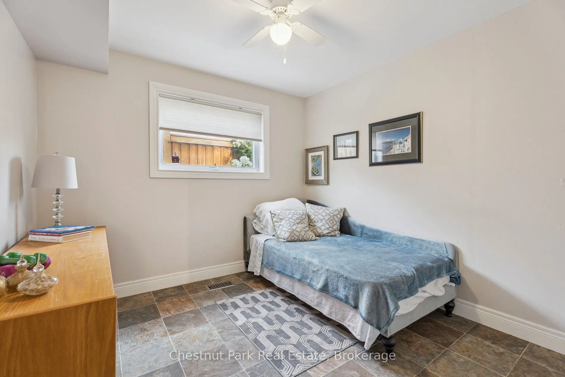 16 Davies Crescent