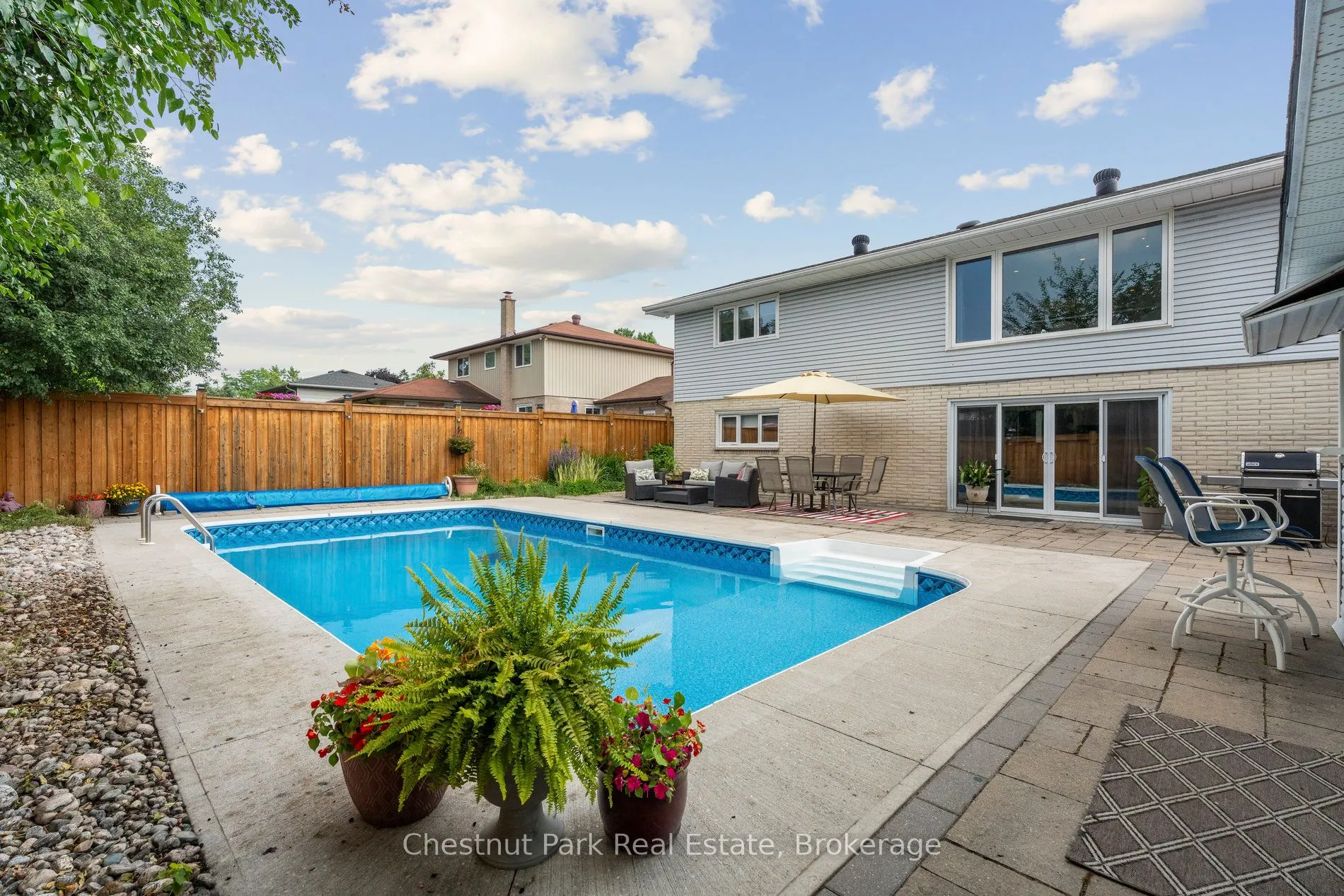 16 Davies Crescent