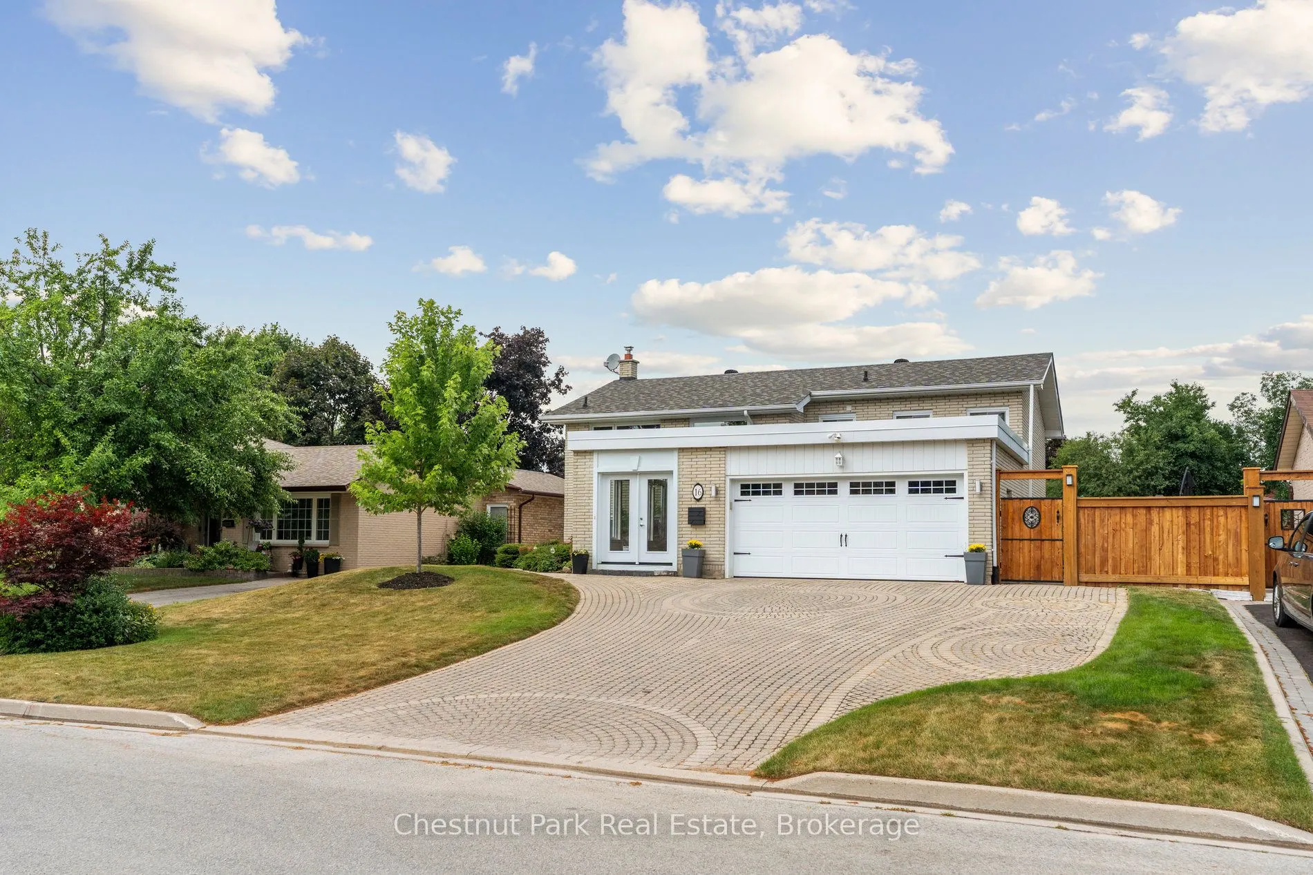 16 Davies Crescent