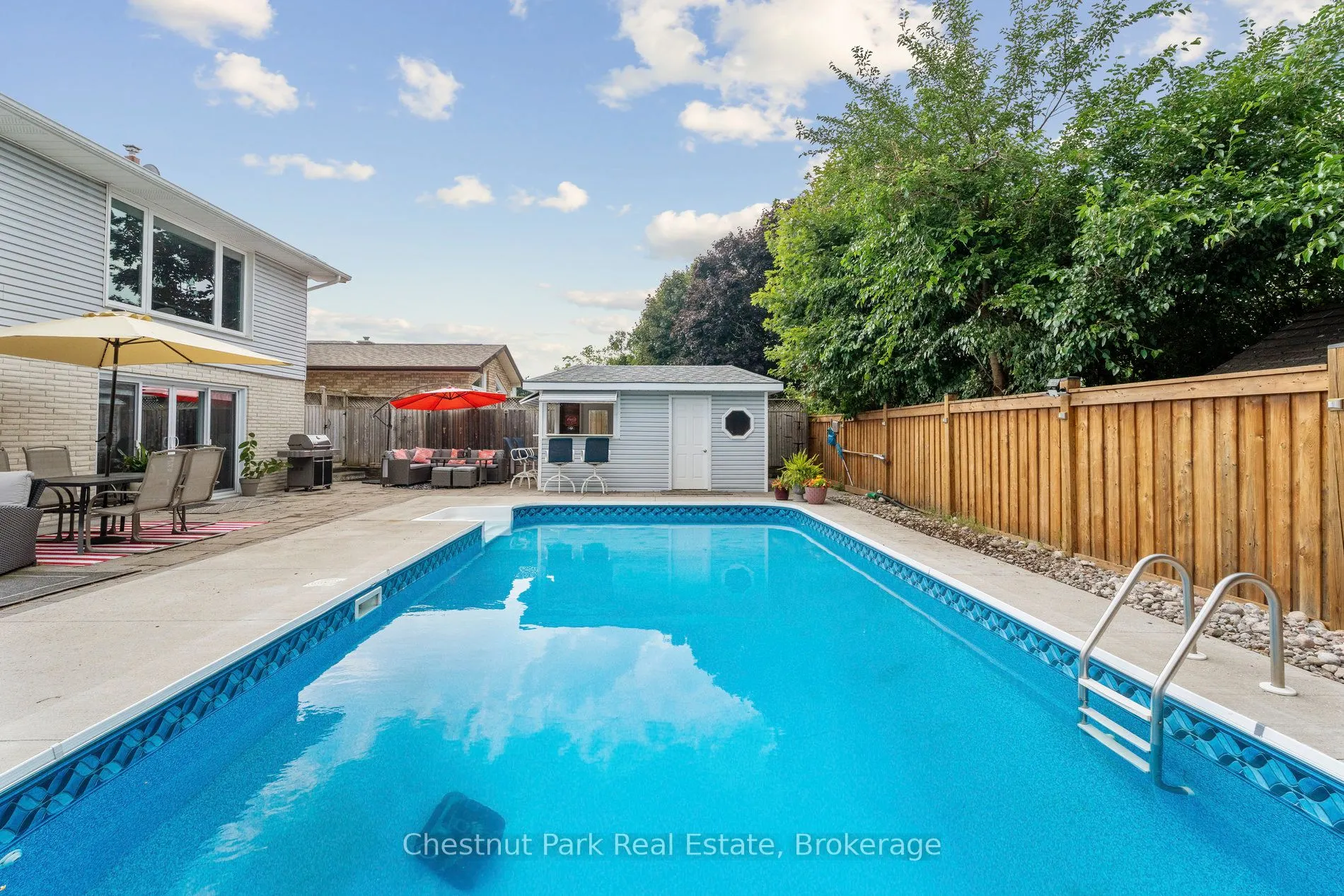 16 Davies Crescent