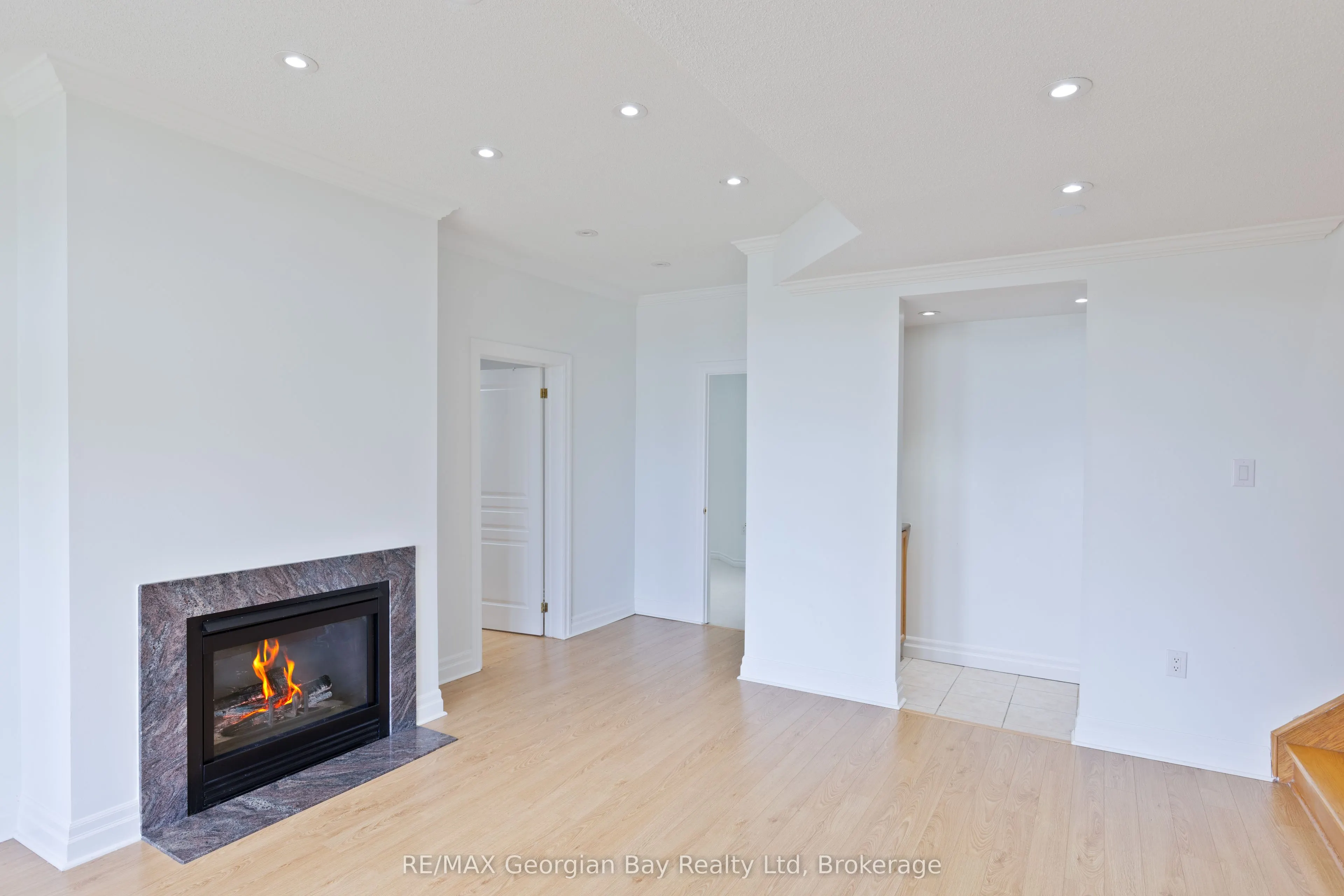 369 Aberdeen Boulevard
