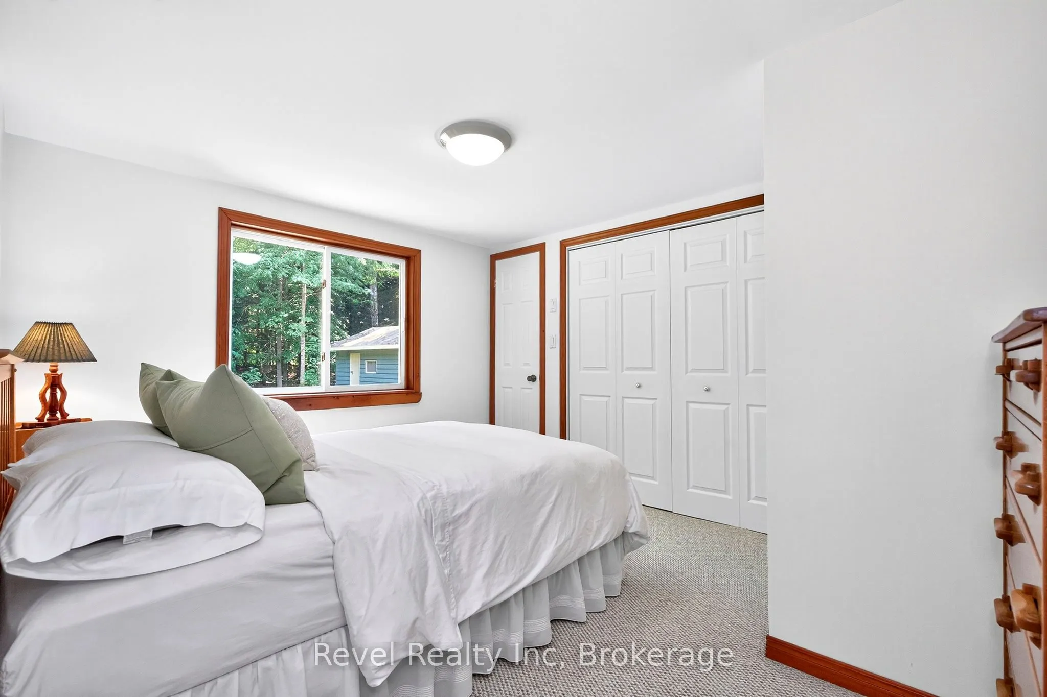 33 Belcourt Crescent
