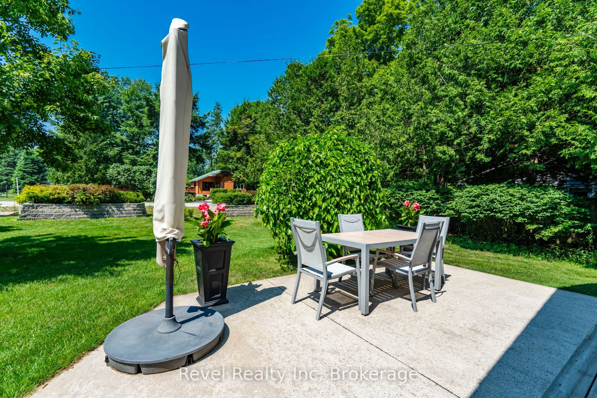 33 Belcourt Crescent