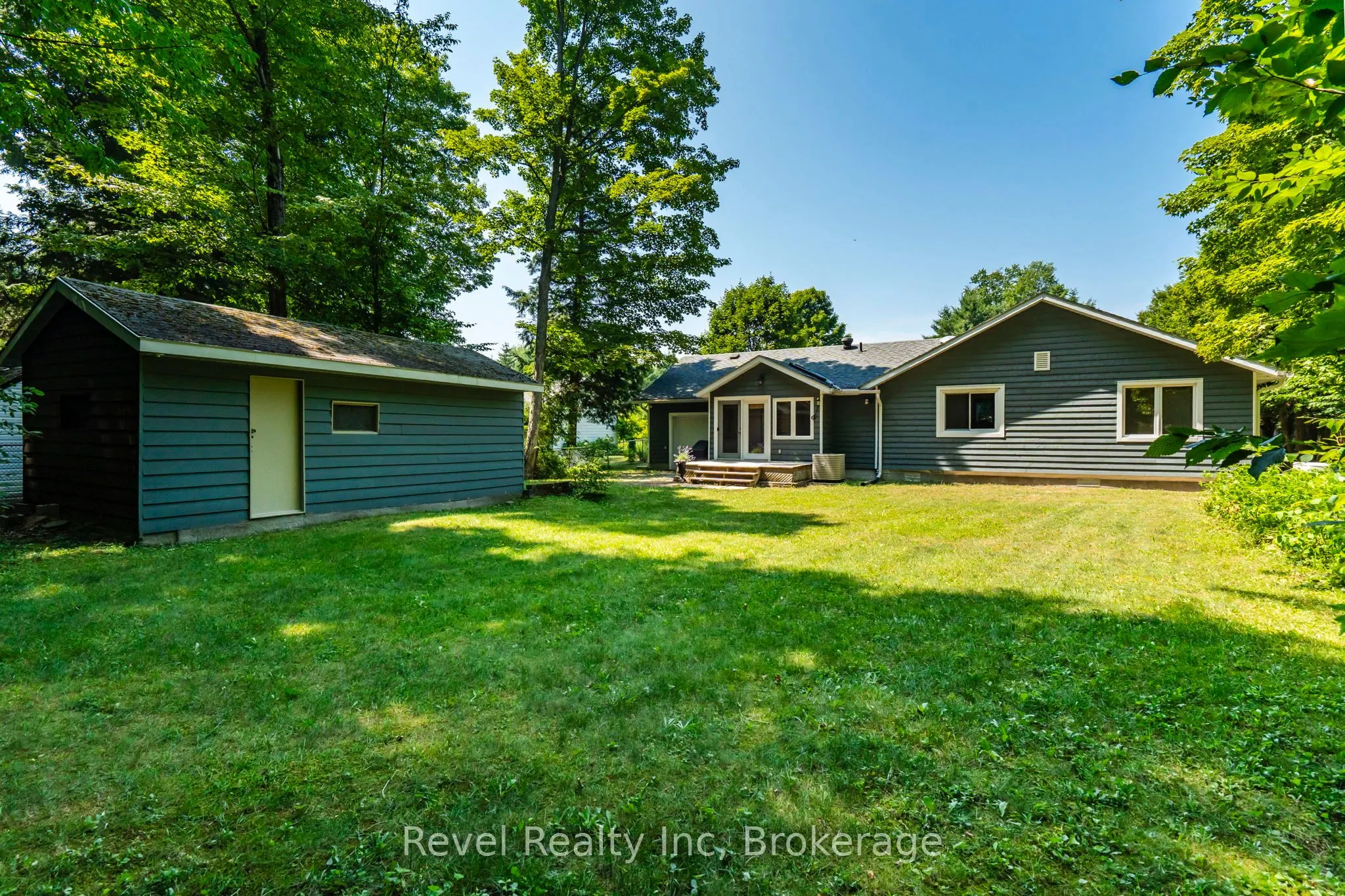 33 Belcourt Crescent