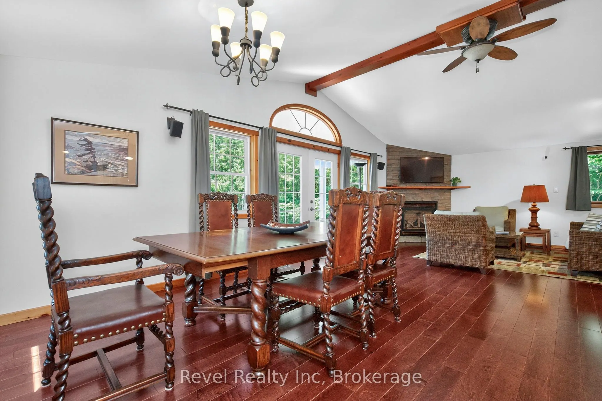 33 Belcourt Crescent