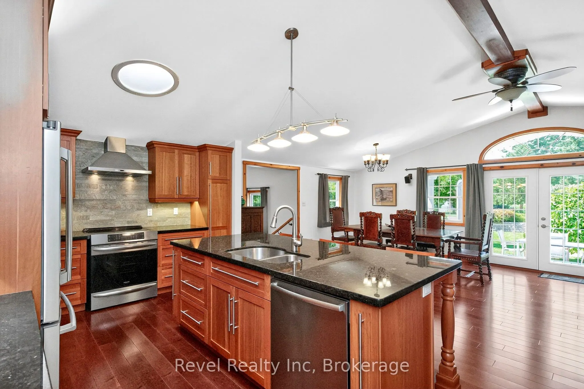 33 Belcourt Crescent