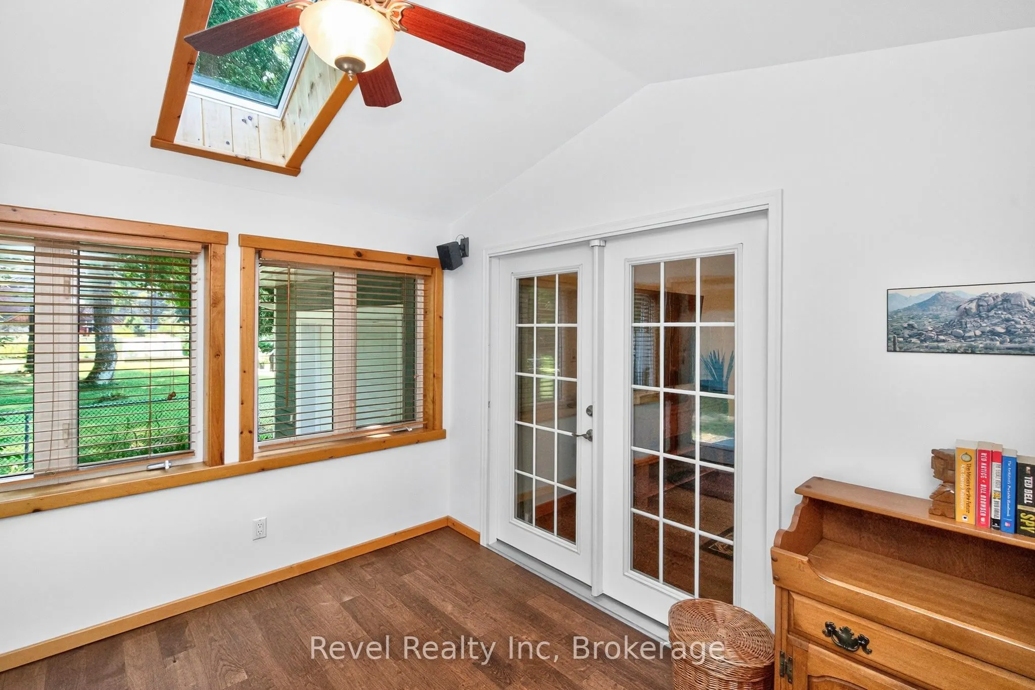 33 Belcourt Crescent