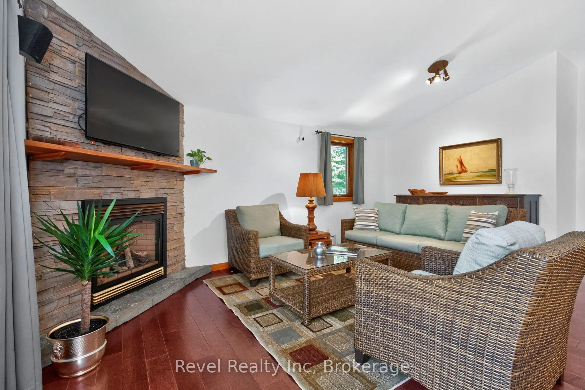 33 Belcourt Crescent