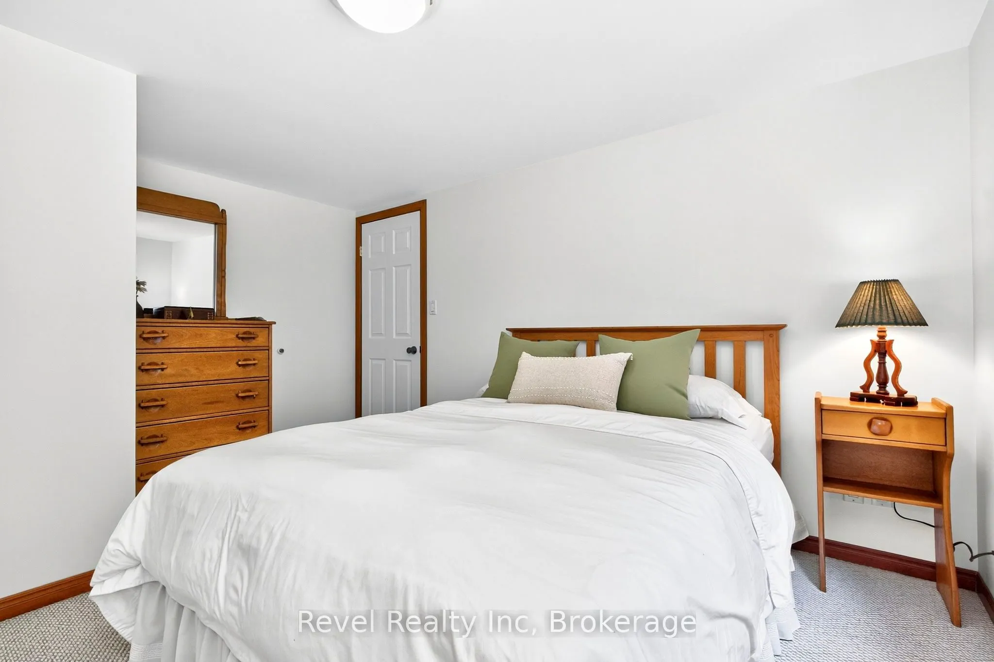 33 Belcourt Crescent