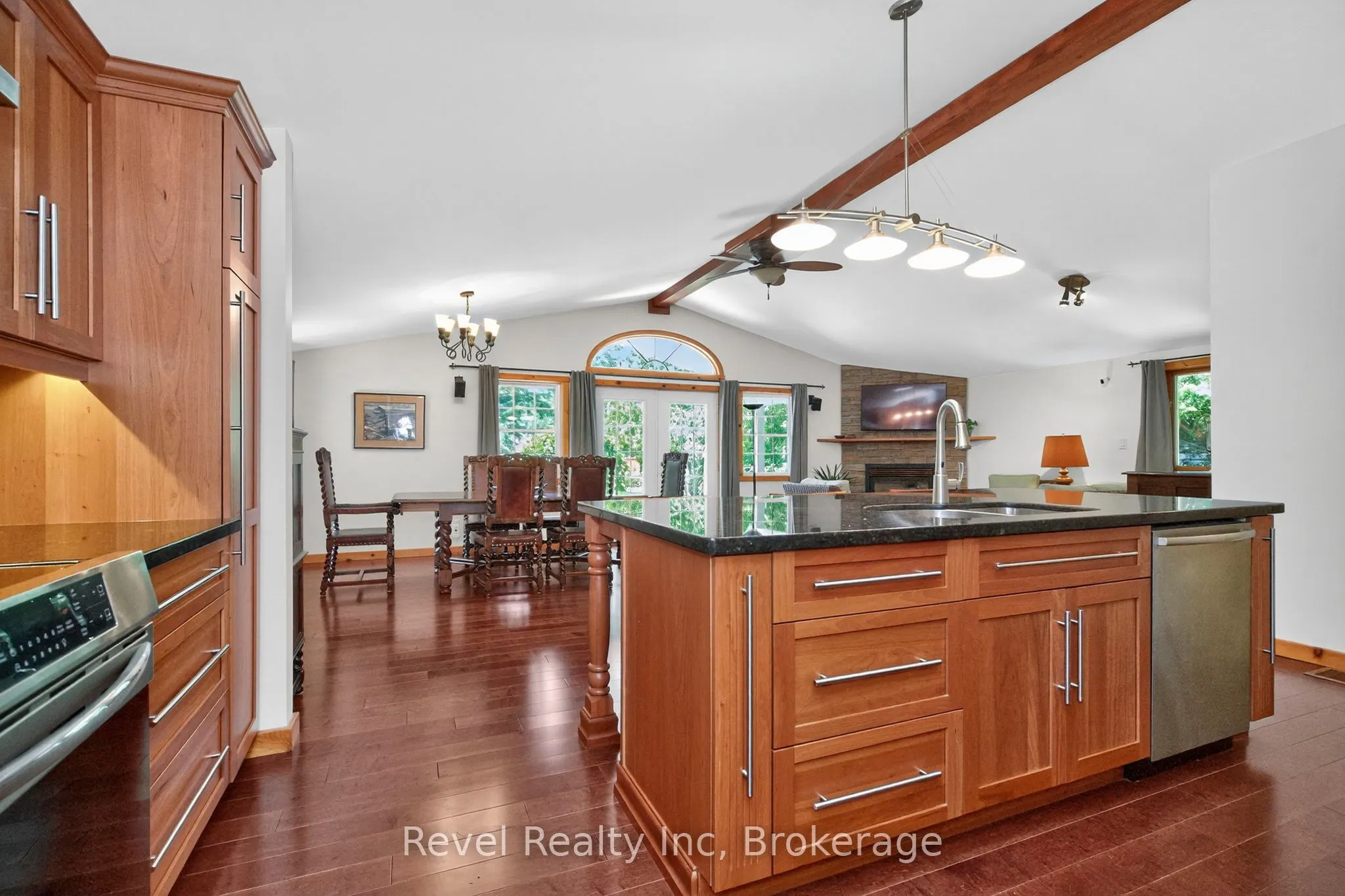 33 Belcourt Crescent