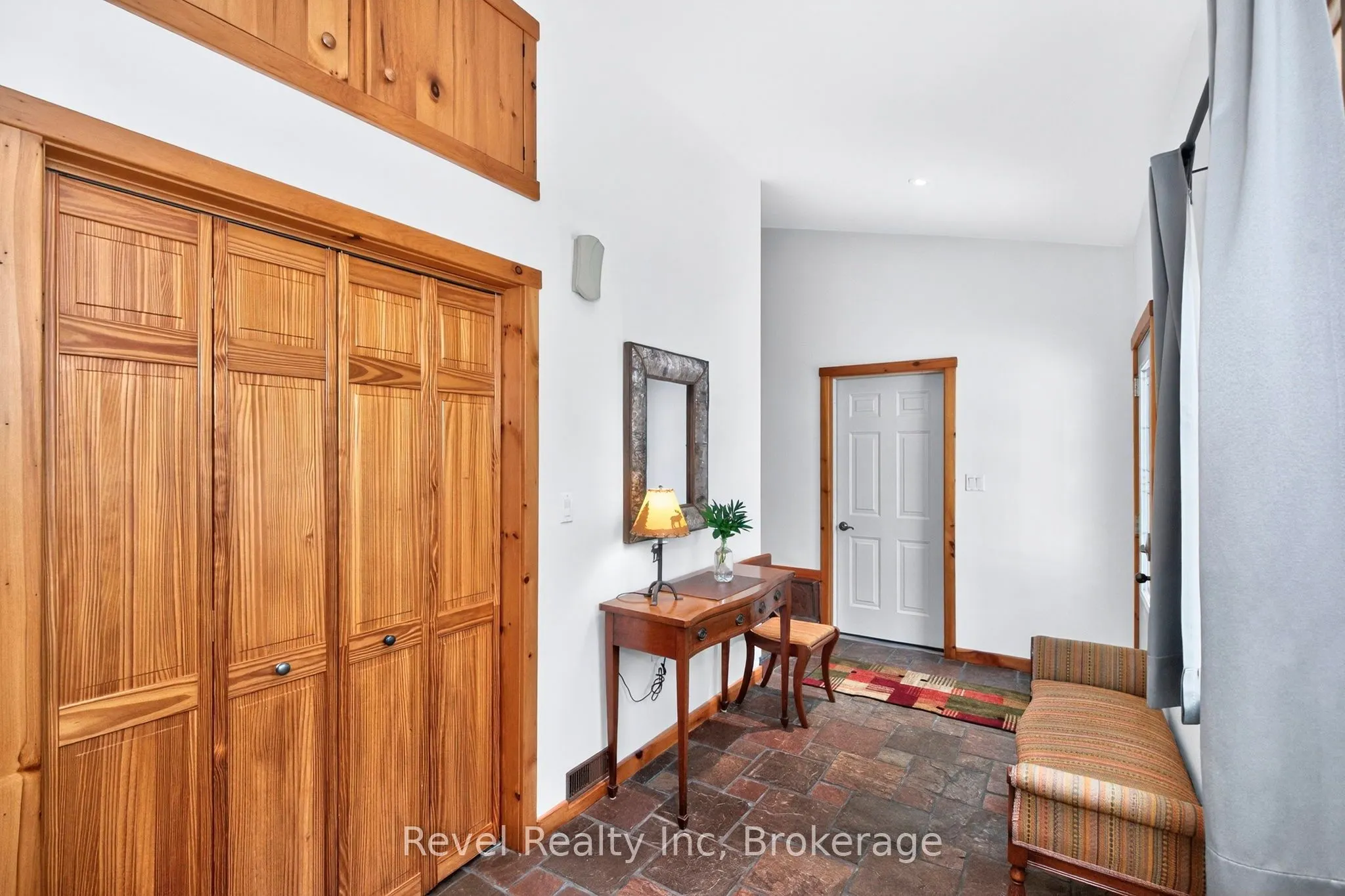 33 Belcourt Crescent