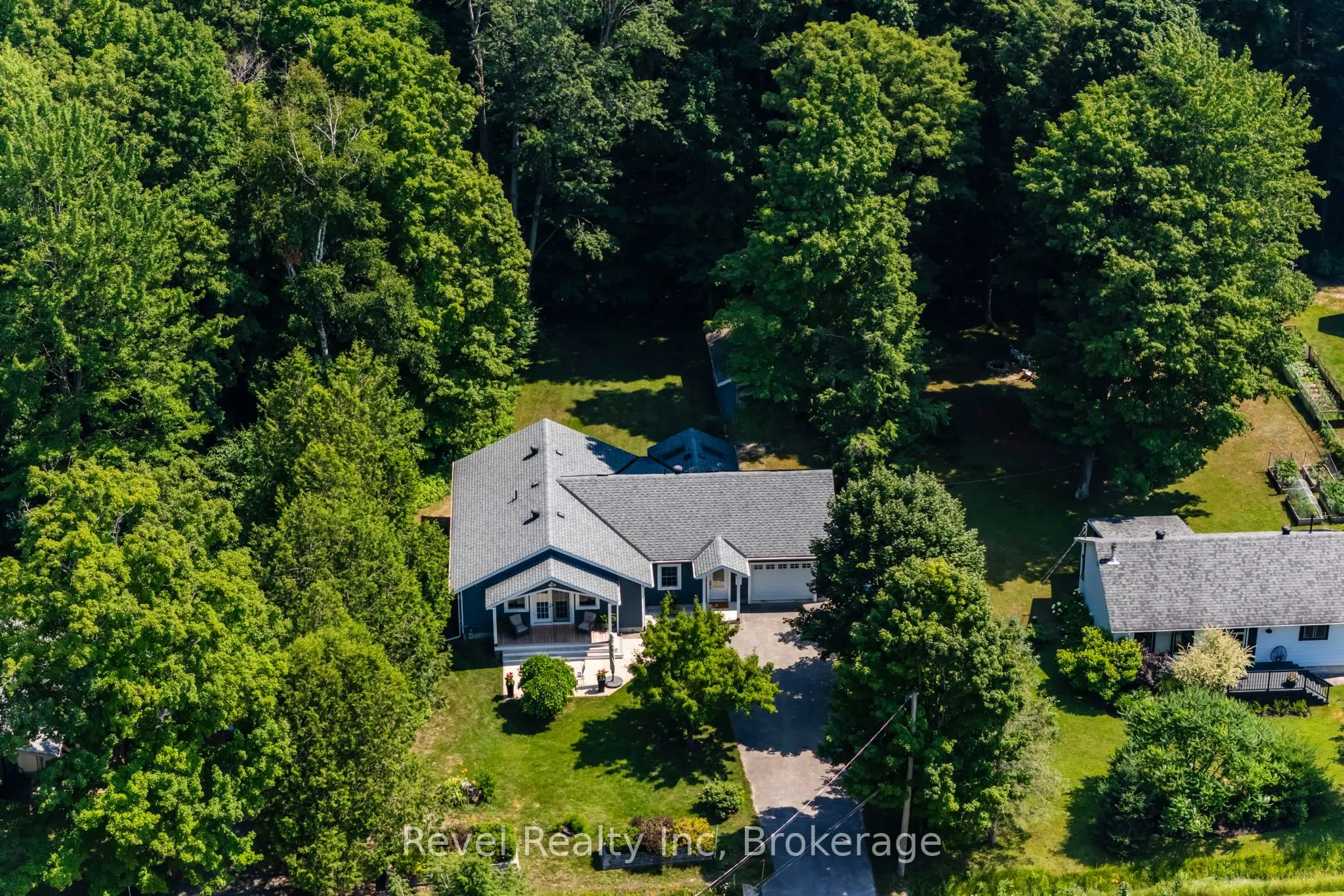 33 Belcourt Crescent