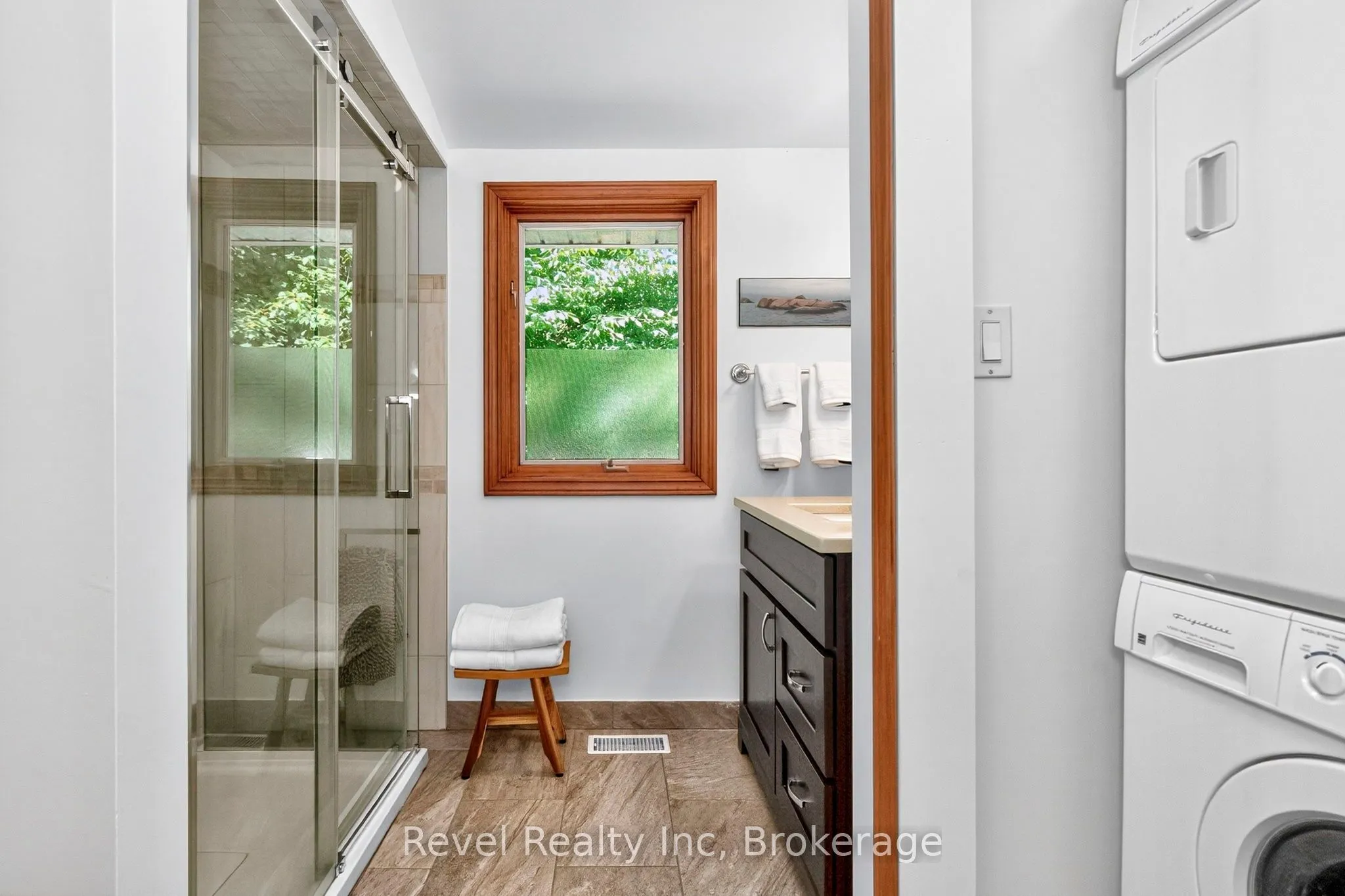 33 Belcourt Crescent