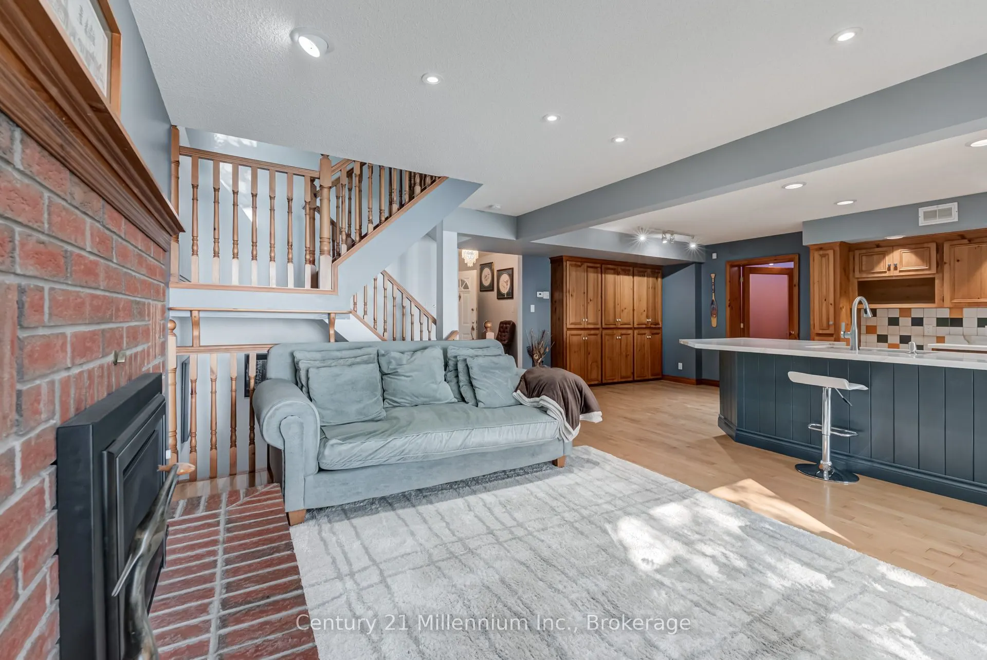 8 Willow Drive