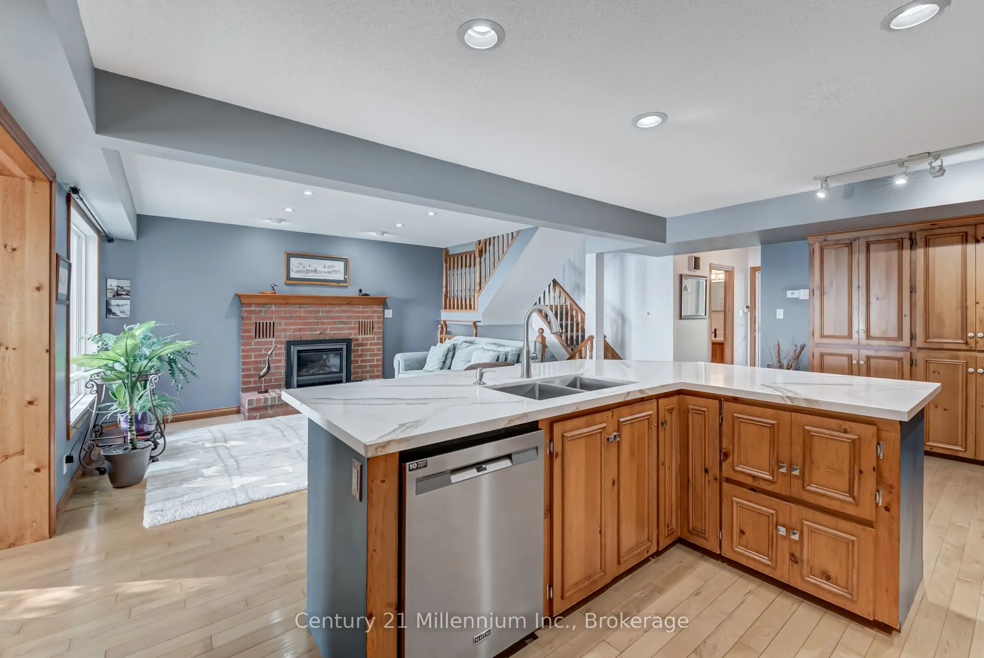 8 Willow Drive