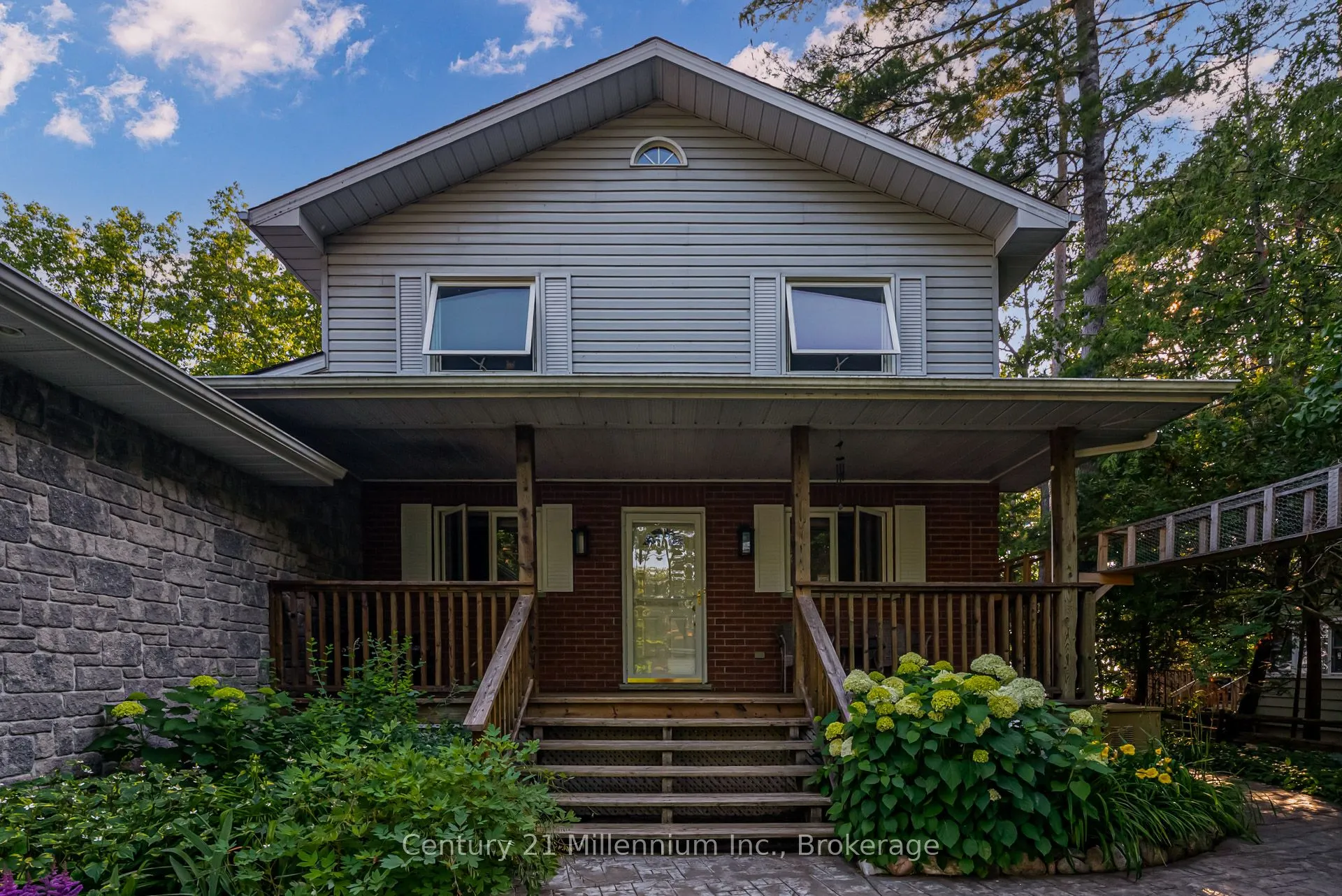 8 Willow Drive