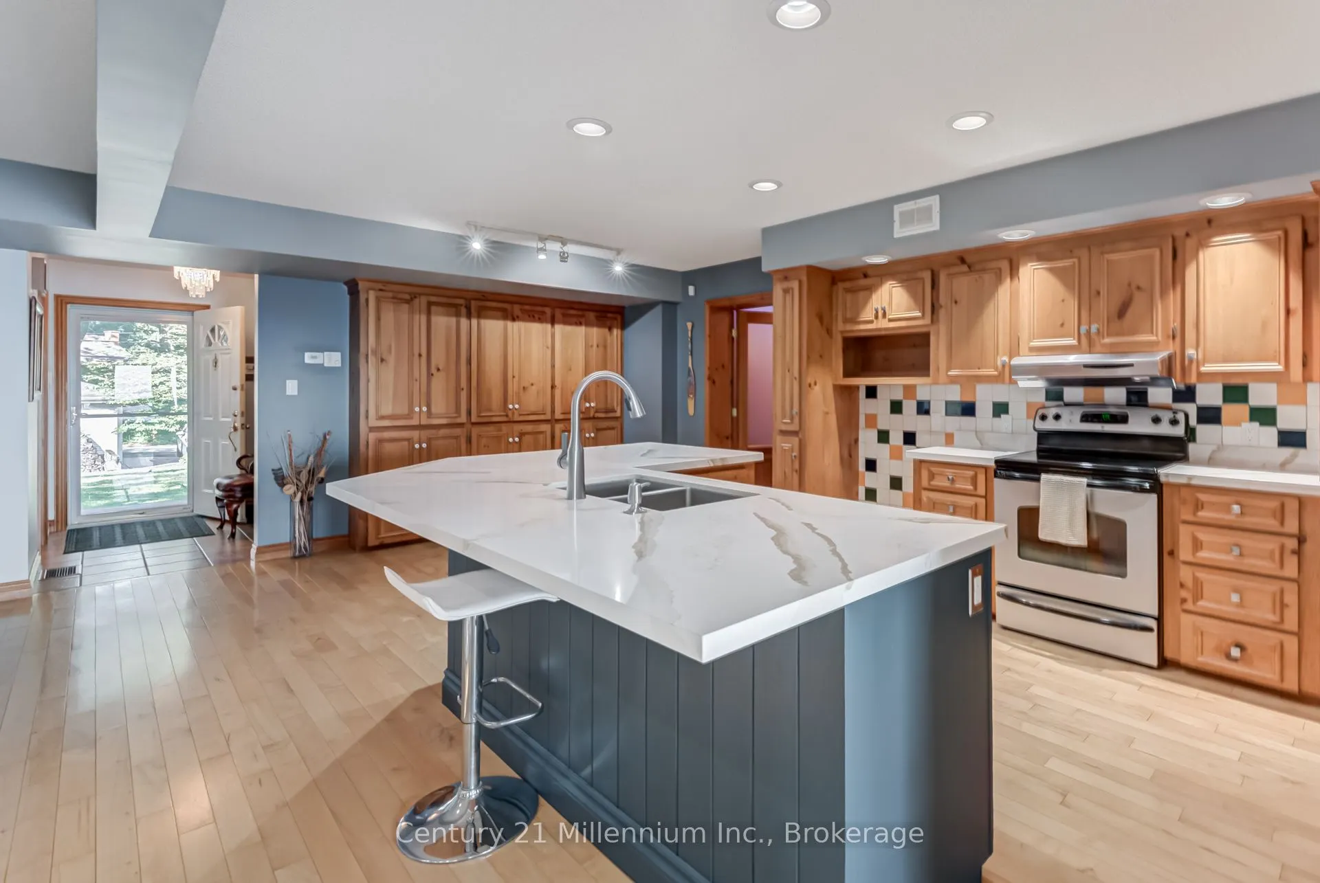 8 Willow Drive