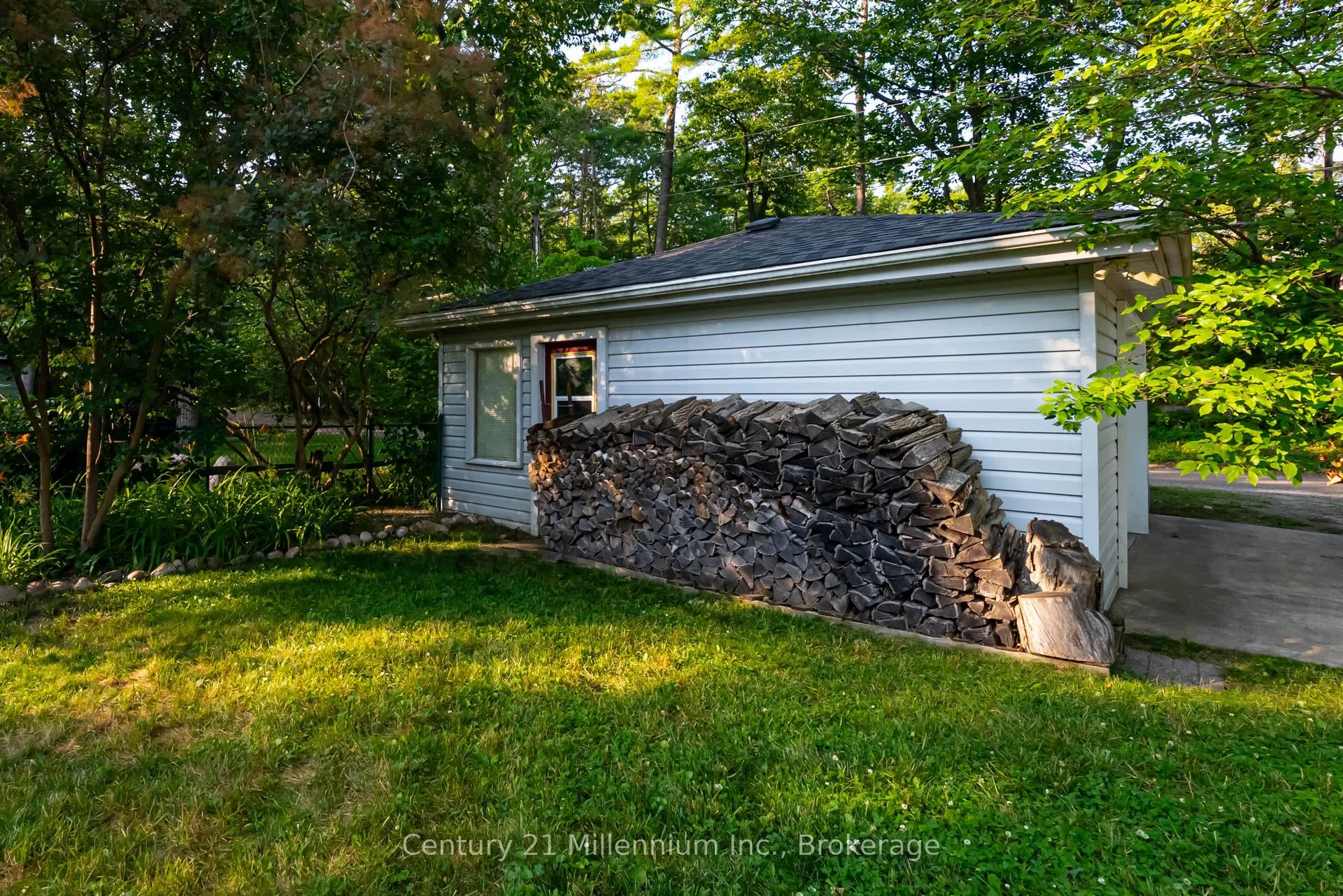 8 Willow Drive