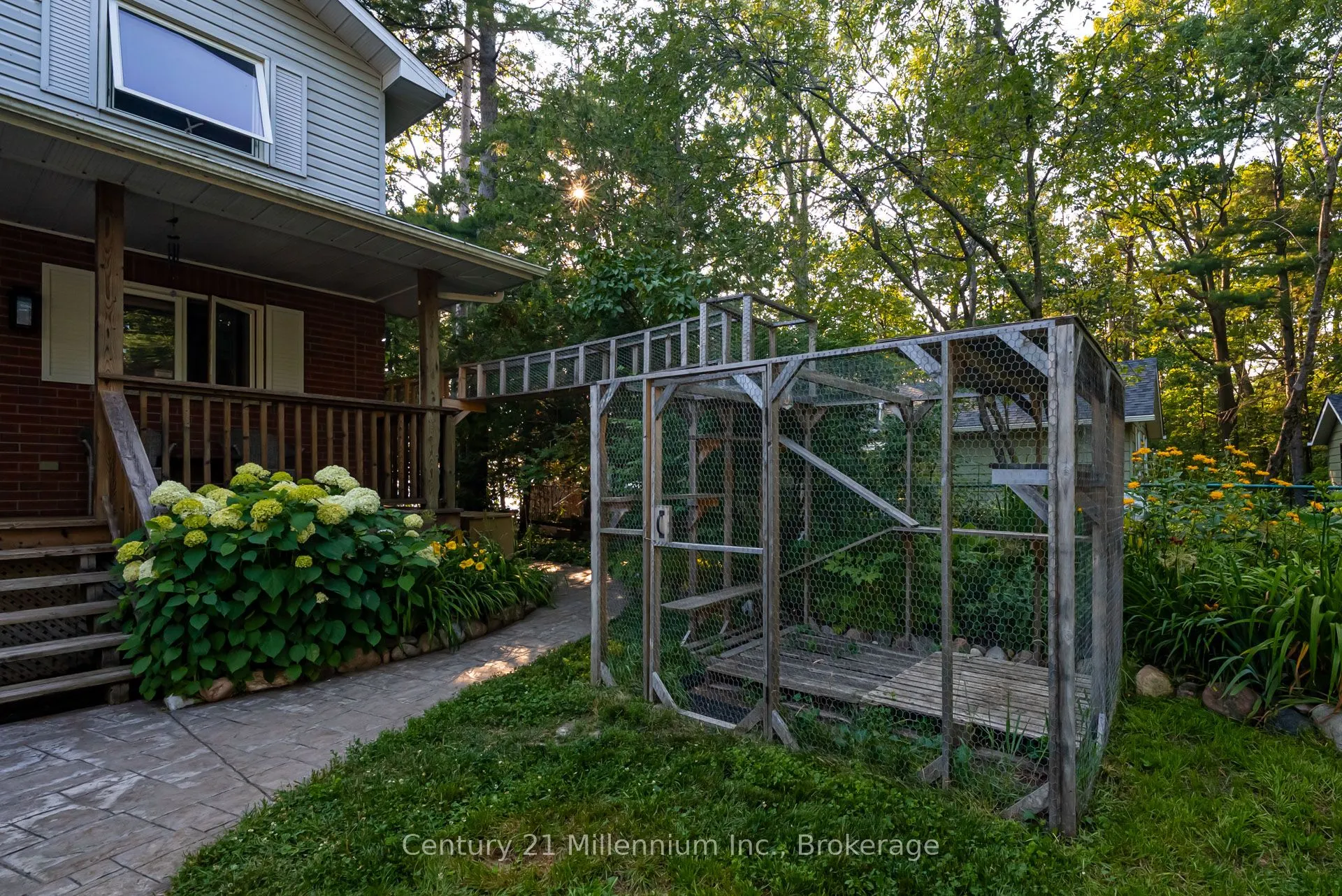 8 Willow Drive