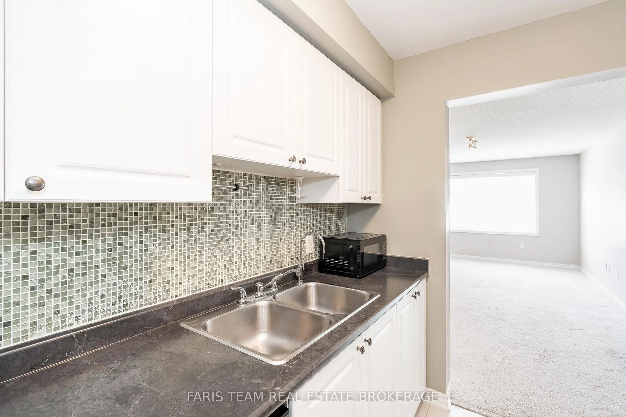 57 Ferndale Drive S #9