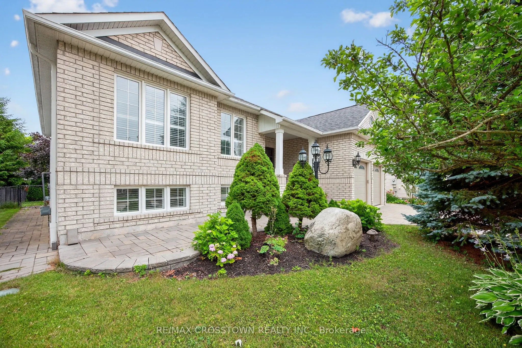 11 NORTHWOOD Drive
