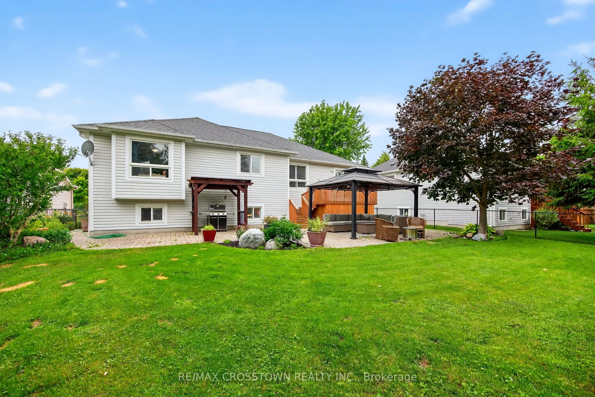 11 NORTHWOOD Drive