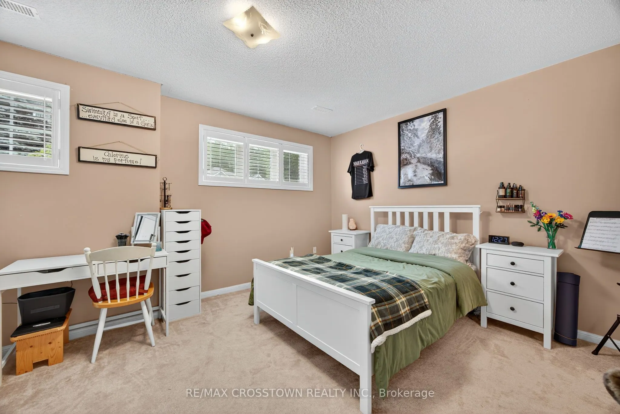11 NORTHWOOD Drive