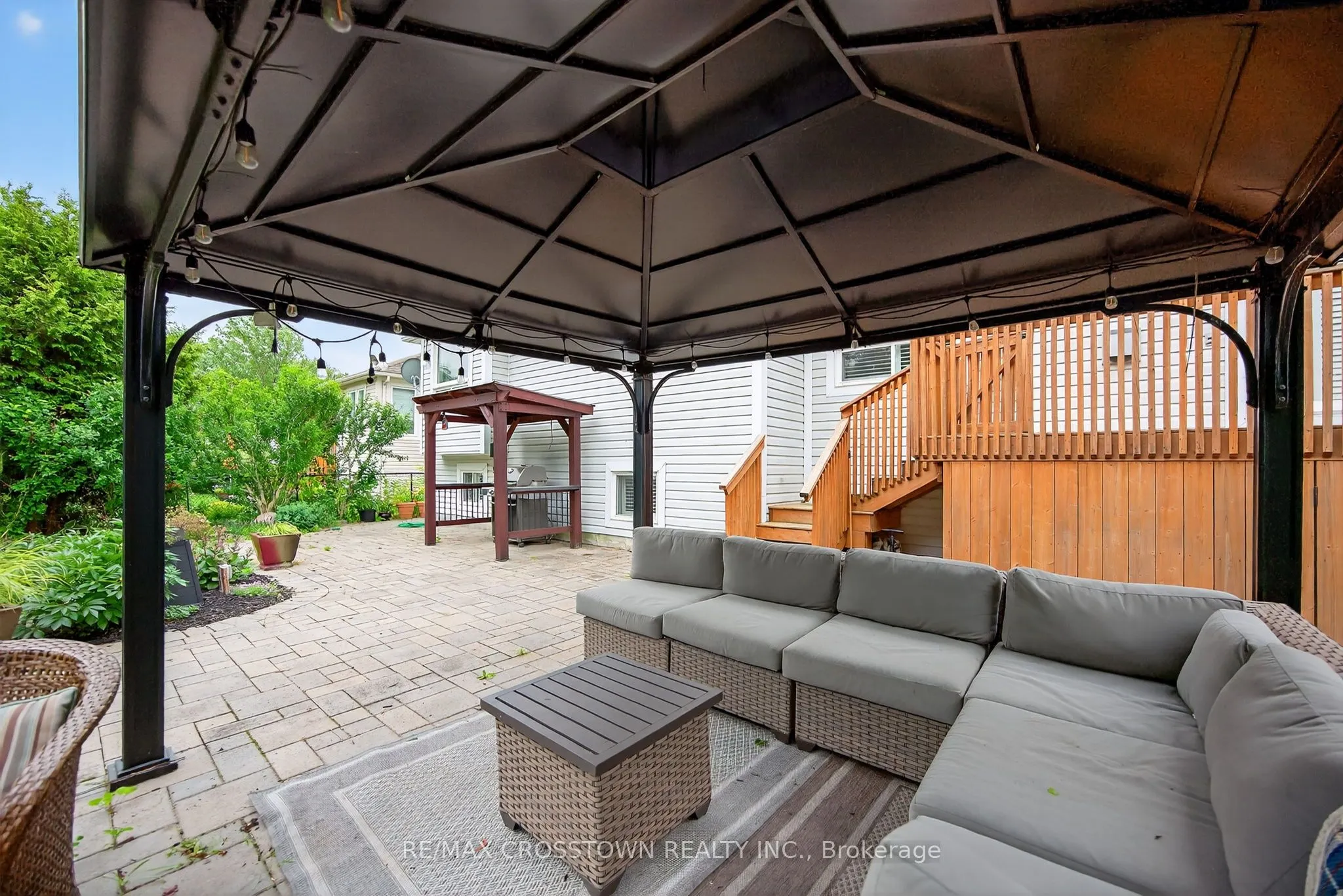 11 NORTHWOOD Drive