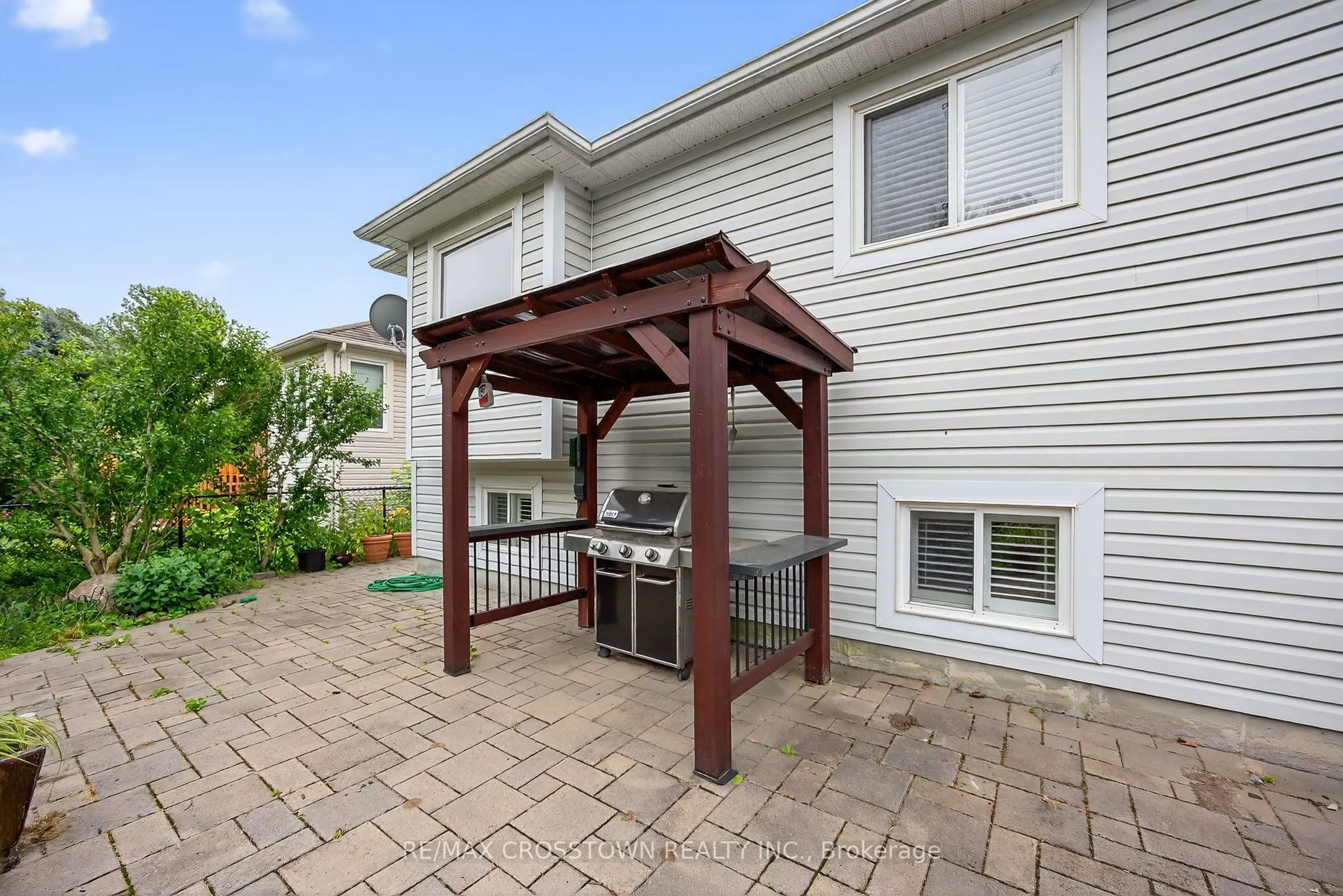 11 NORTHWOOD Drive