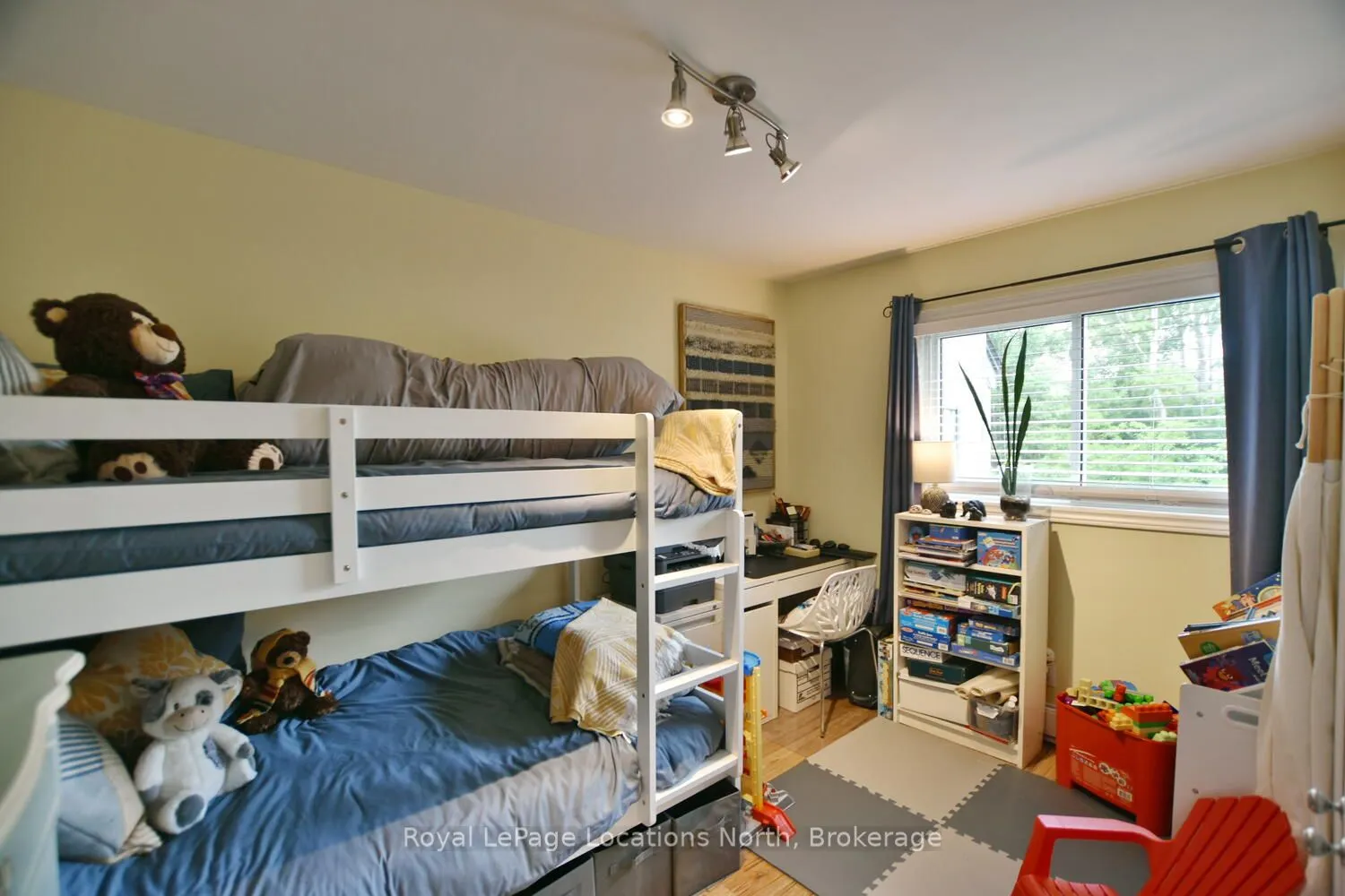 12 Dawson Drive, #401
