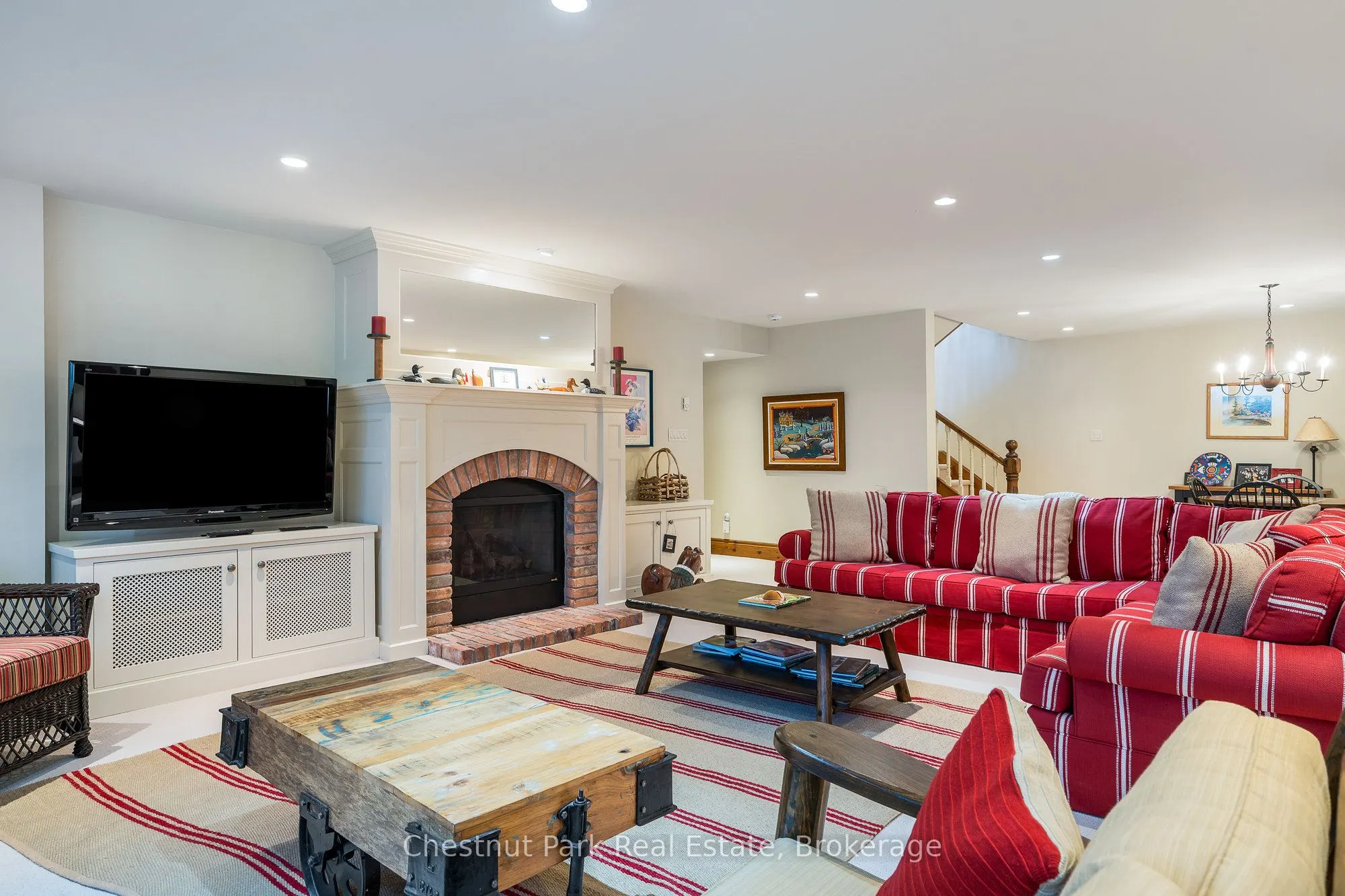 176 Bartlett Boulevard