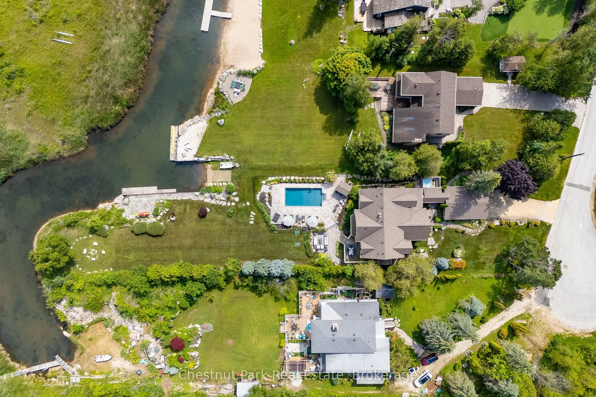 176 Bartlett Boulevard