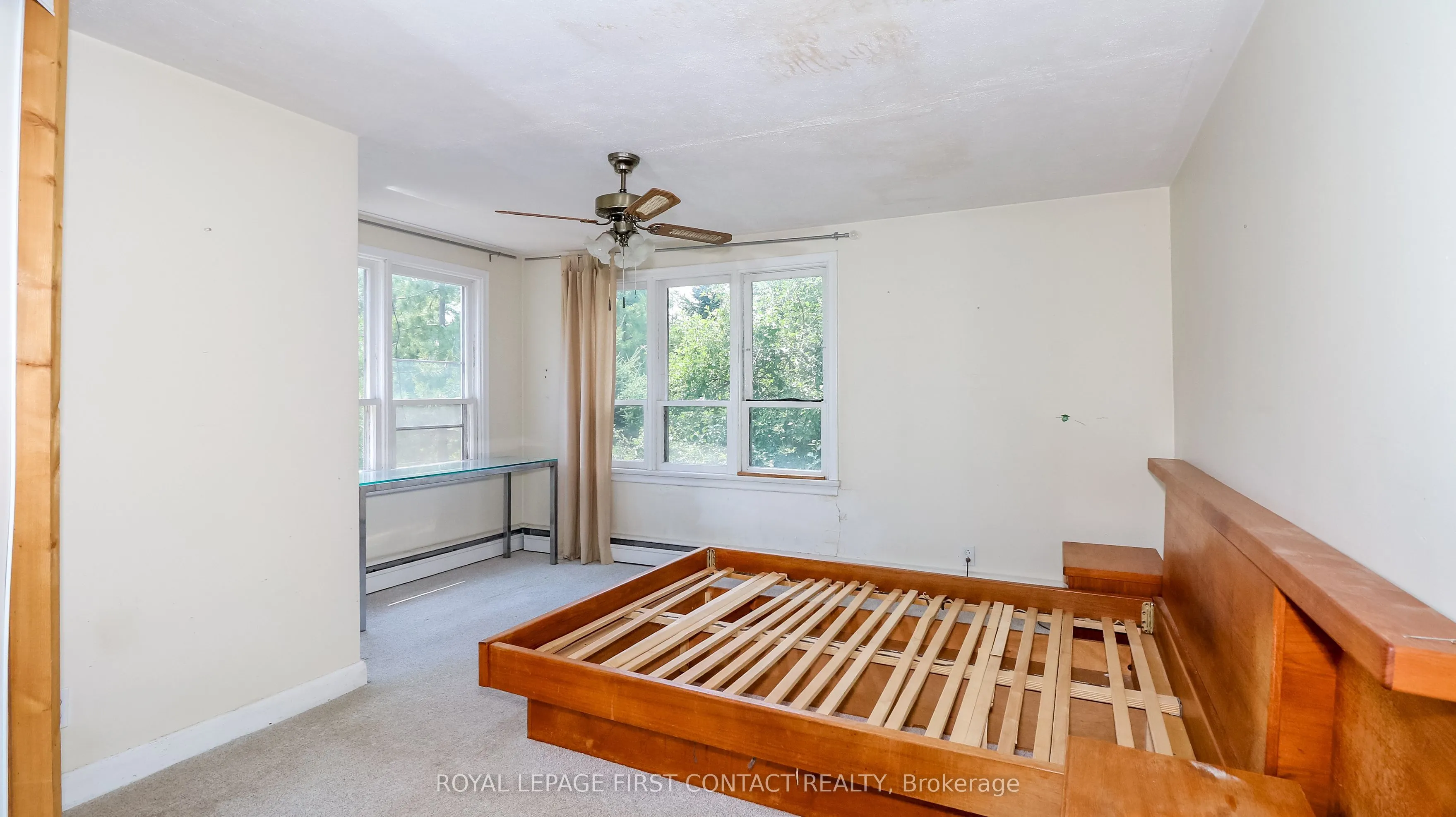 953 Ridge Road W