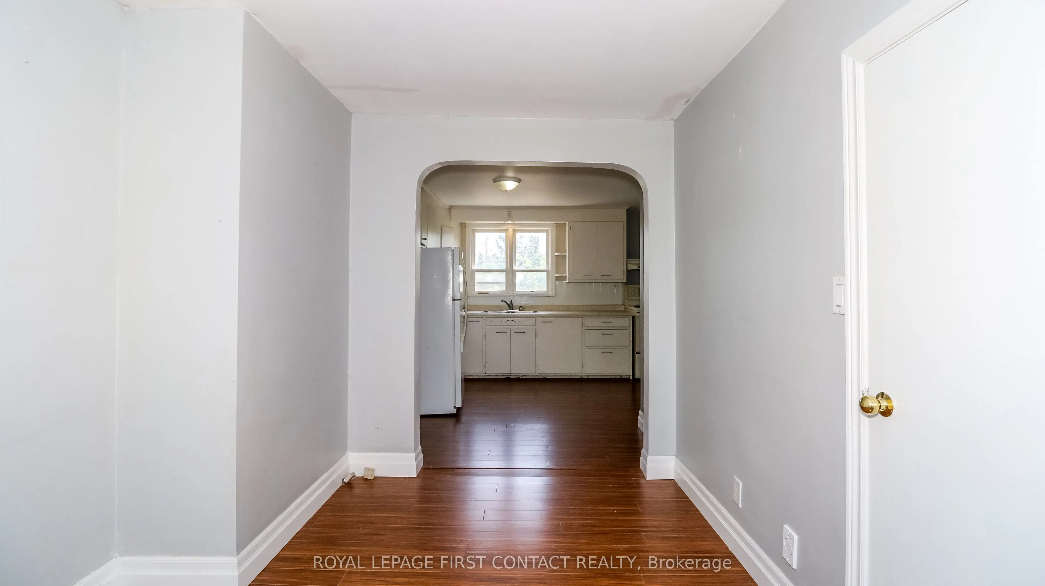 953 Ridge Road W