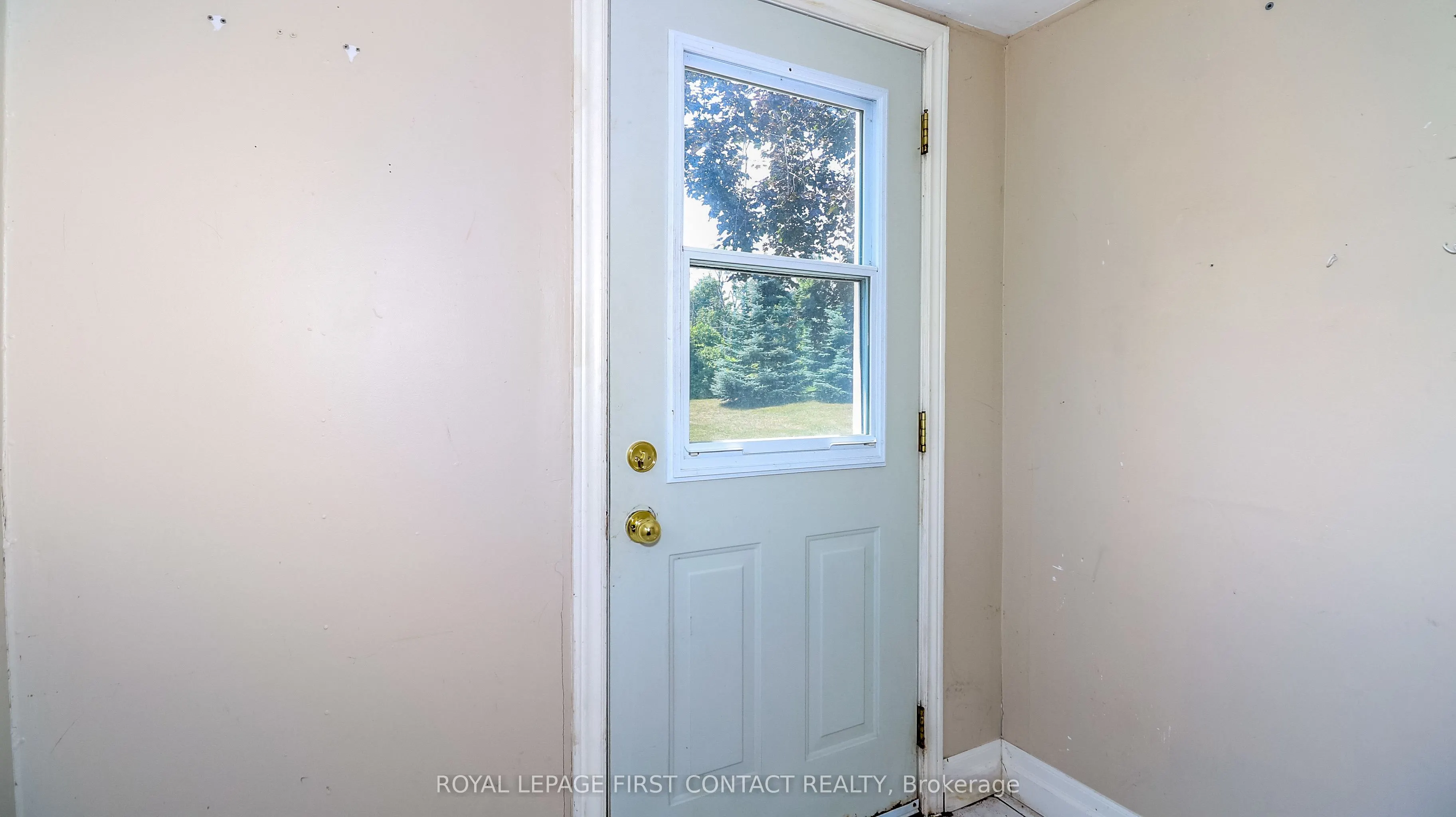 953 Ridge Road W