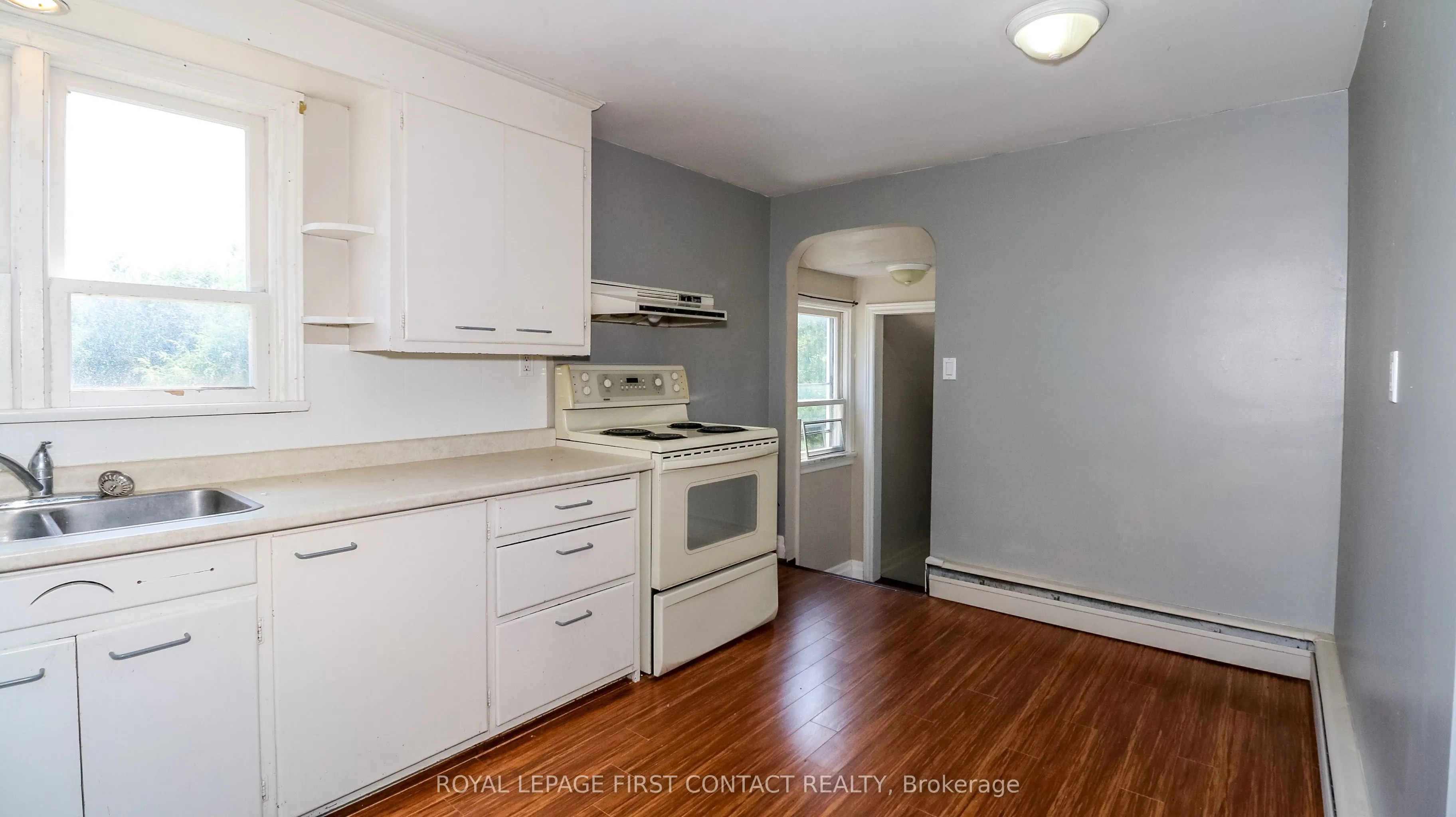 953 Ridge Road W